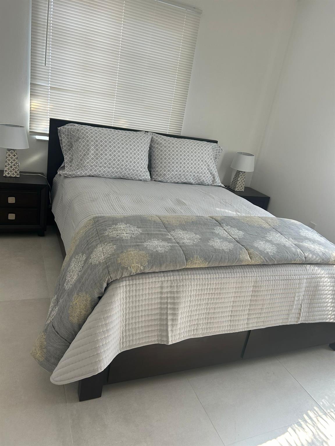 Lauderdale 2-9 D - Residential Lease