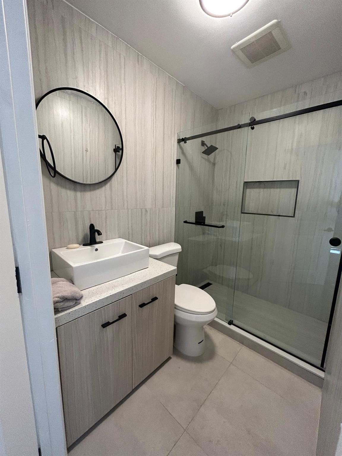 Lauderdale 2-9 D - Residential Lease