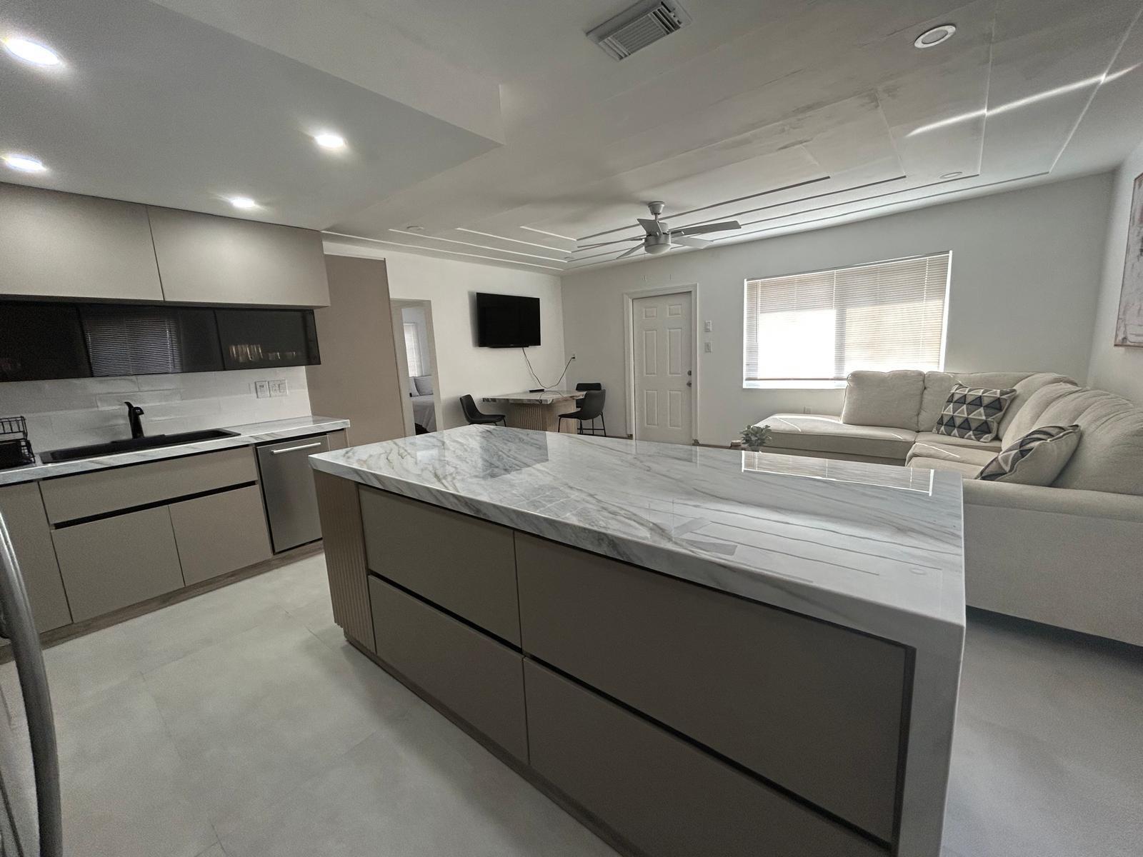 Lauderdale 2-9 D - Residential Lease