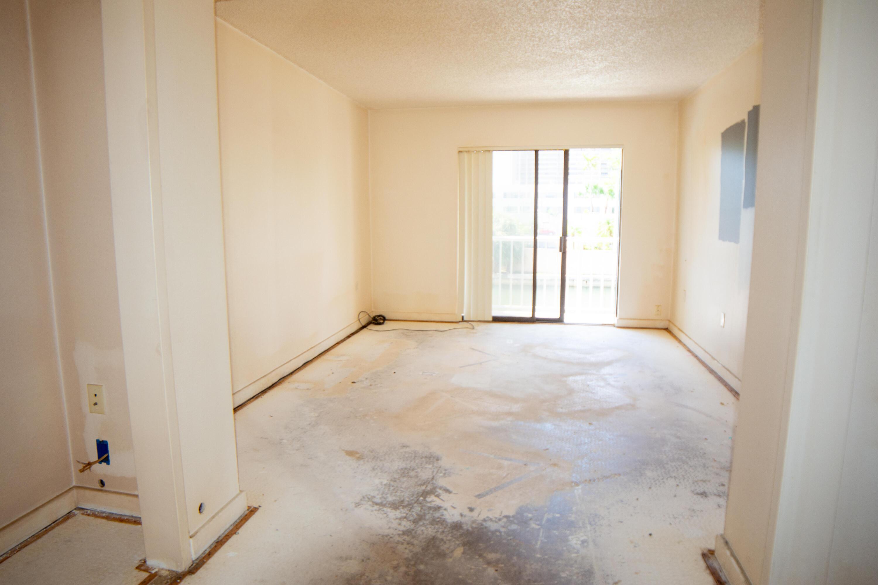 CRICKET CLUBHOUSE CONDO - Residential