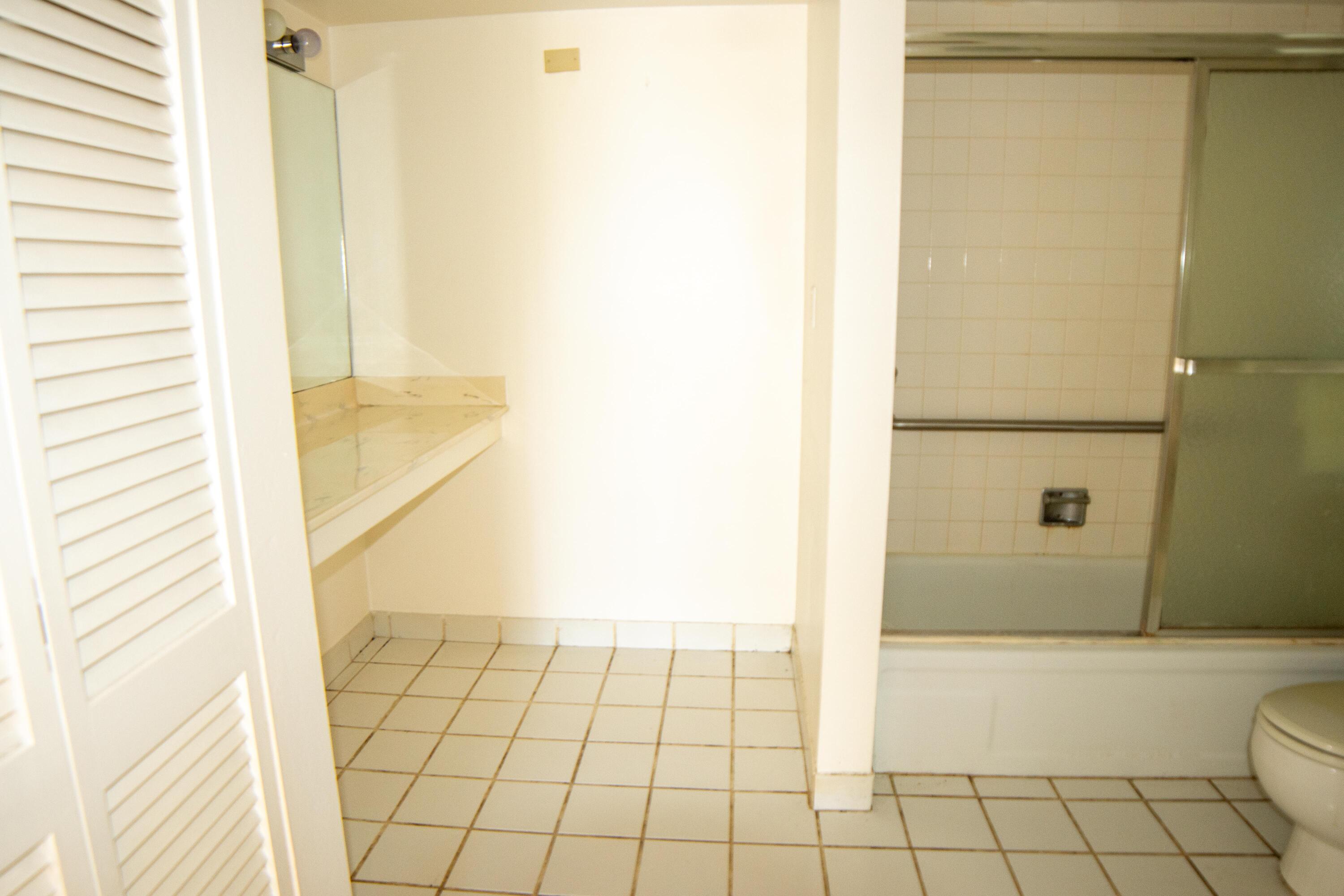 CRICKET CLUBHOUSE CONDO - Residential