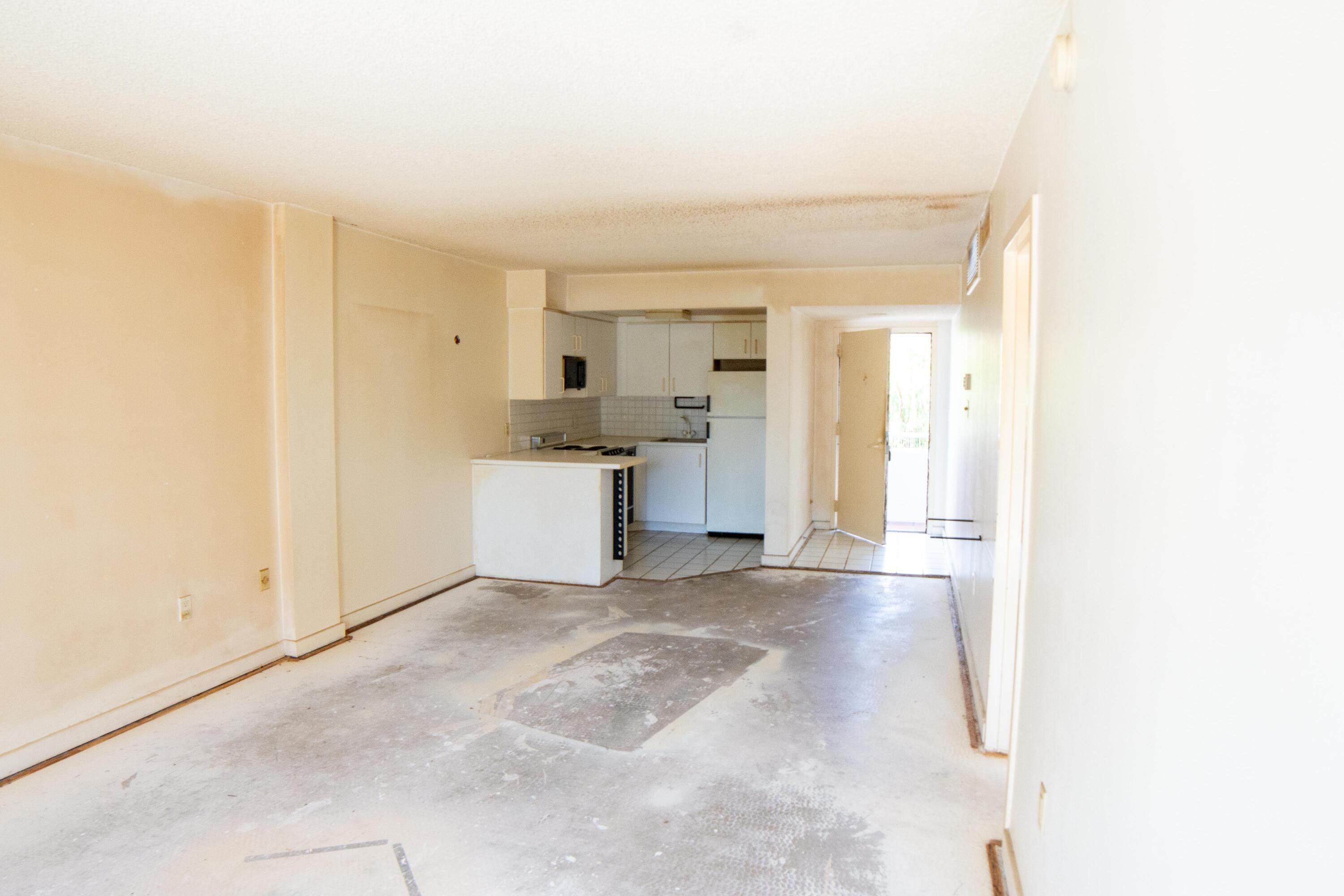 CRICKET CLUBHOUSE CONDO - Residential