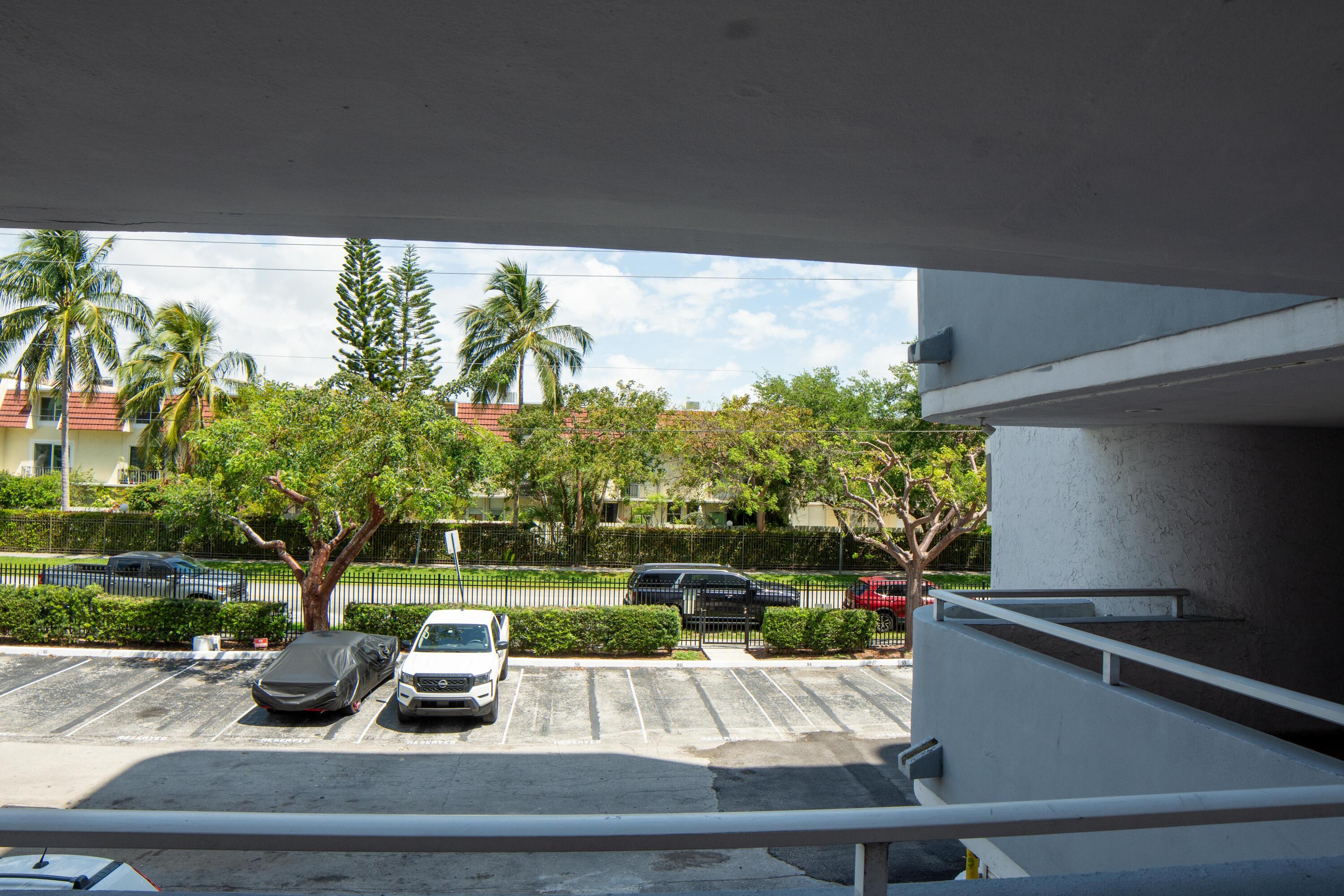CRICKET CLUBHOUSE CONDO - Residential