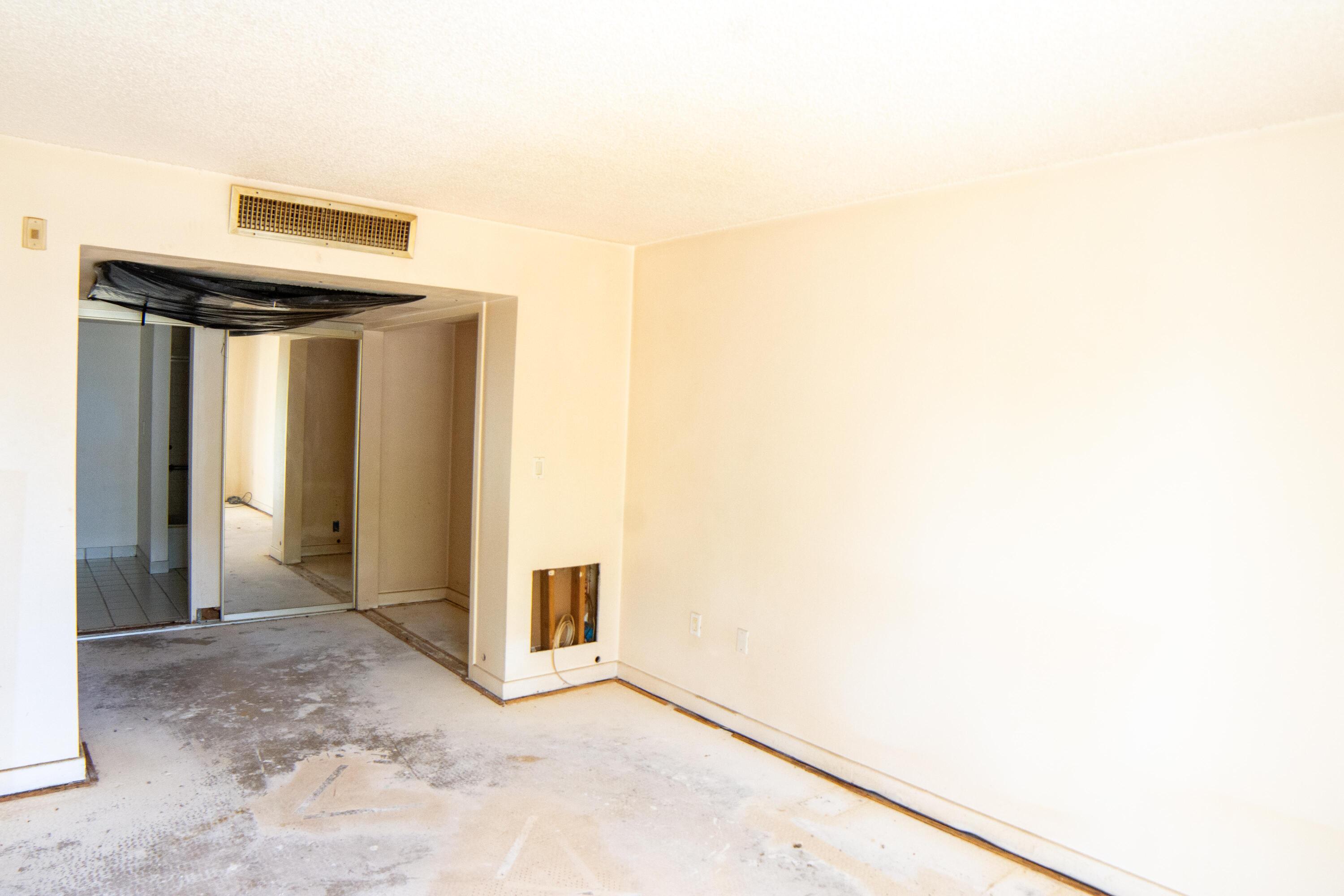 CRICKET CLUBHOUSE CONDO - Residential