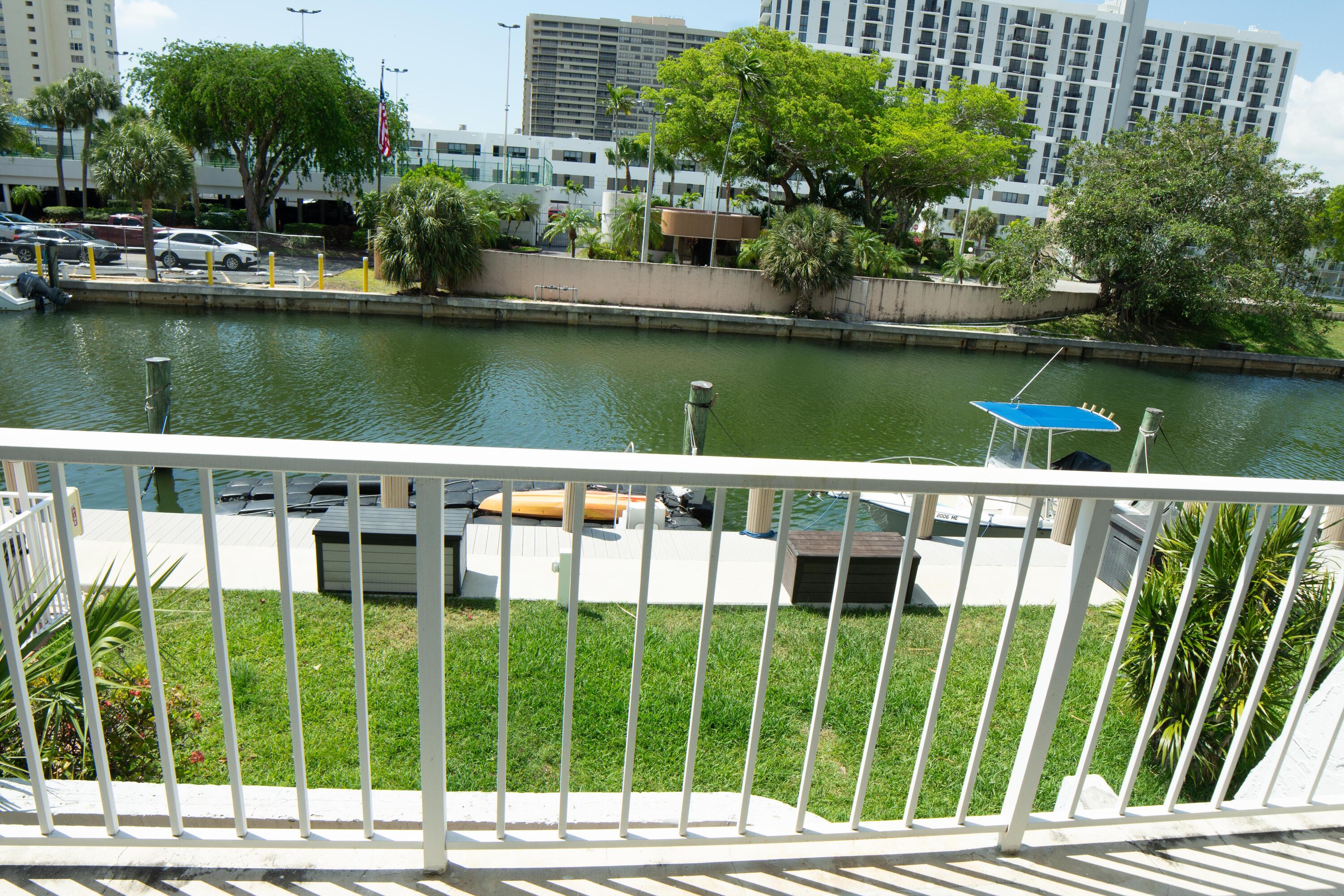 CRICKET CLUBHOUSE CONDO - Residential