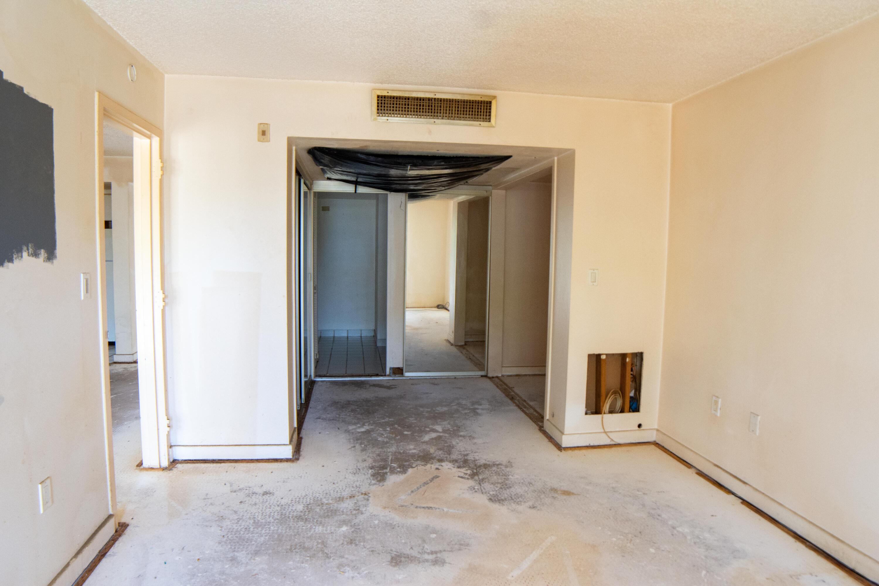 CRICKET CLUBHOUSE CONDO - Residential