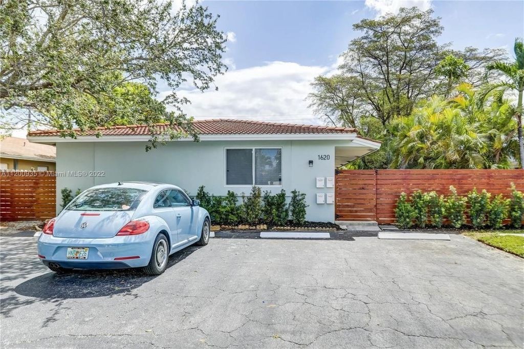 Photo of 1620 NE 20th Avenue #2, Fort Lauderdale, FL 33305 (MLS # F10461013)