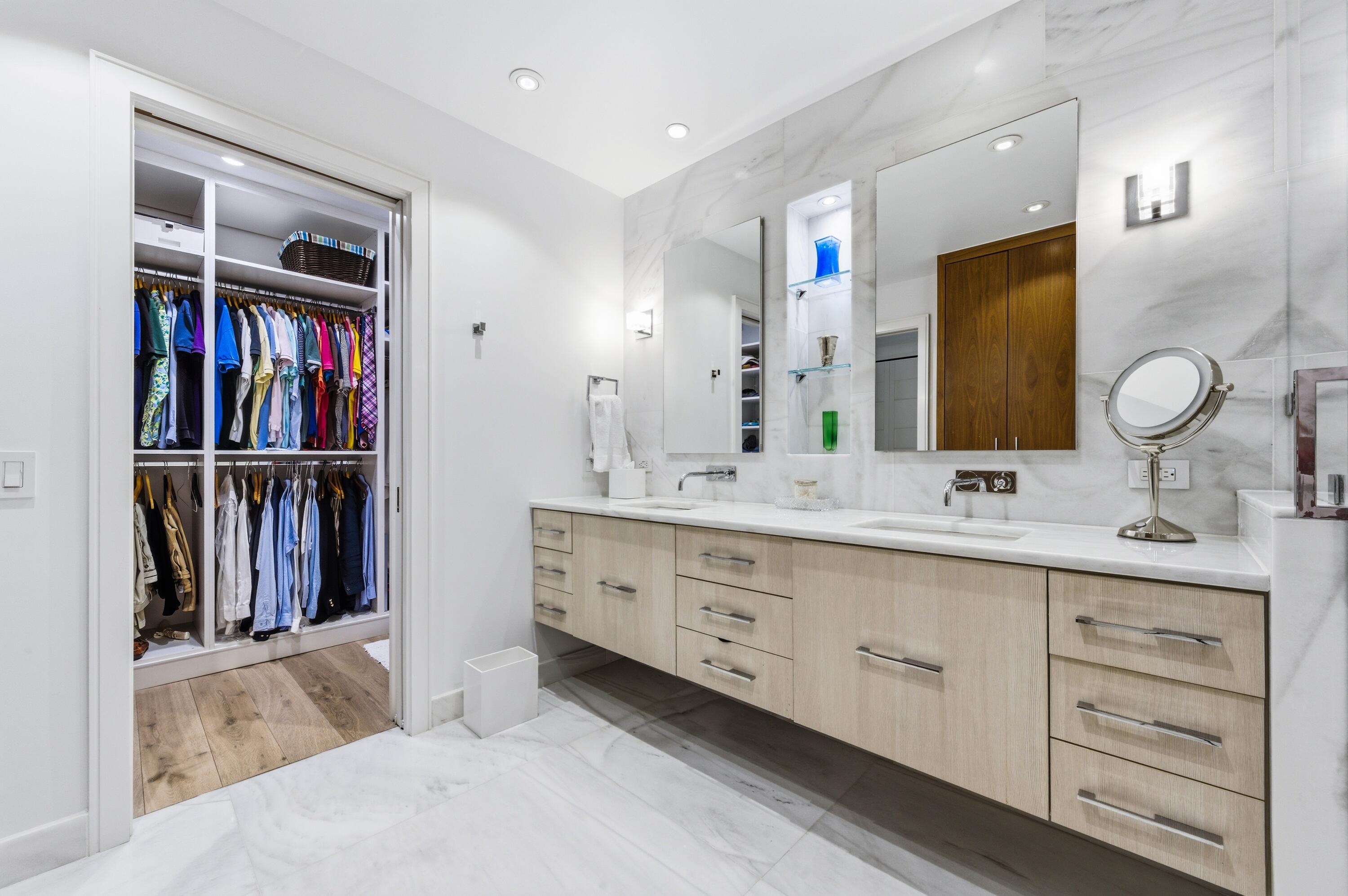 REEF CONDO - Residential