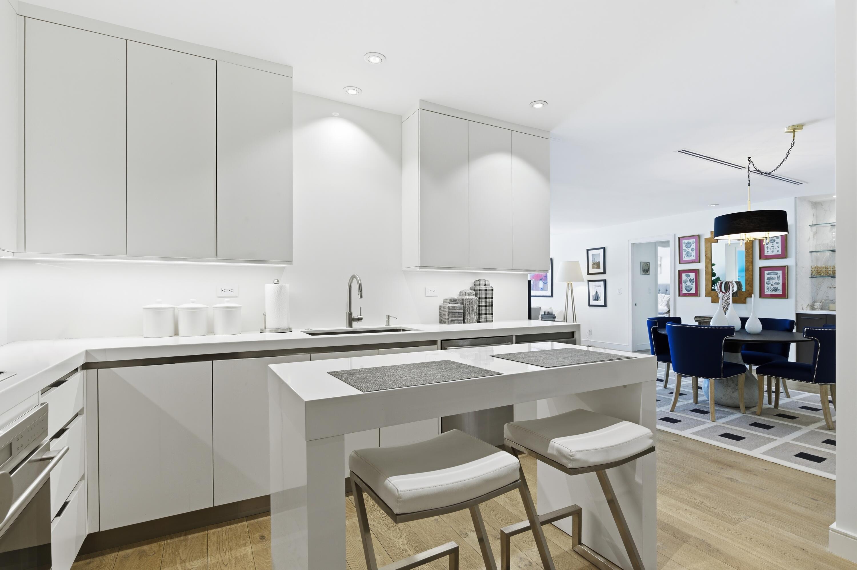 REEF CONDO - Residential