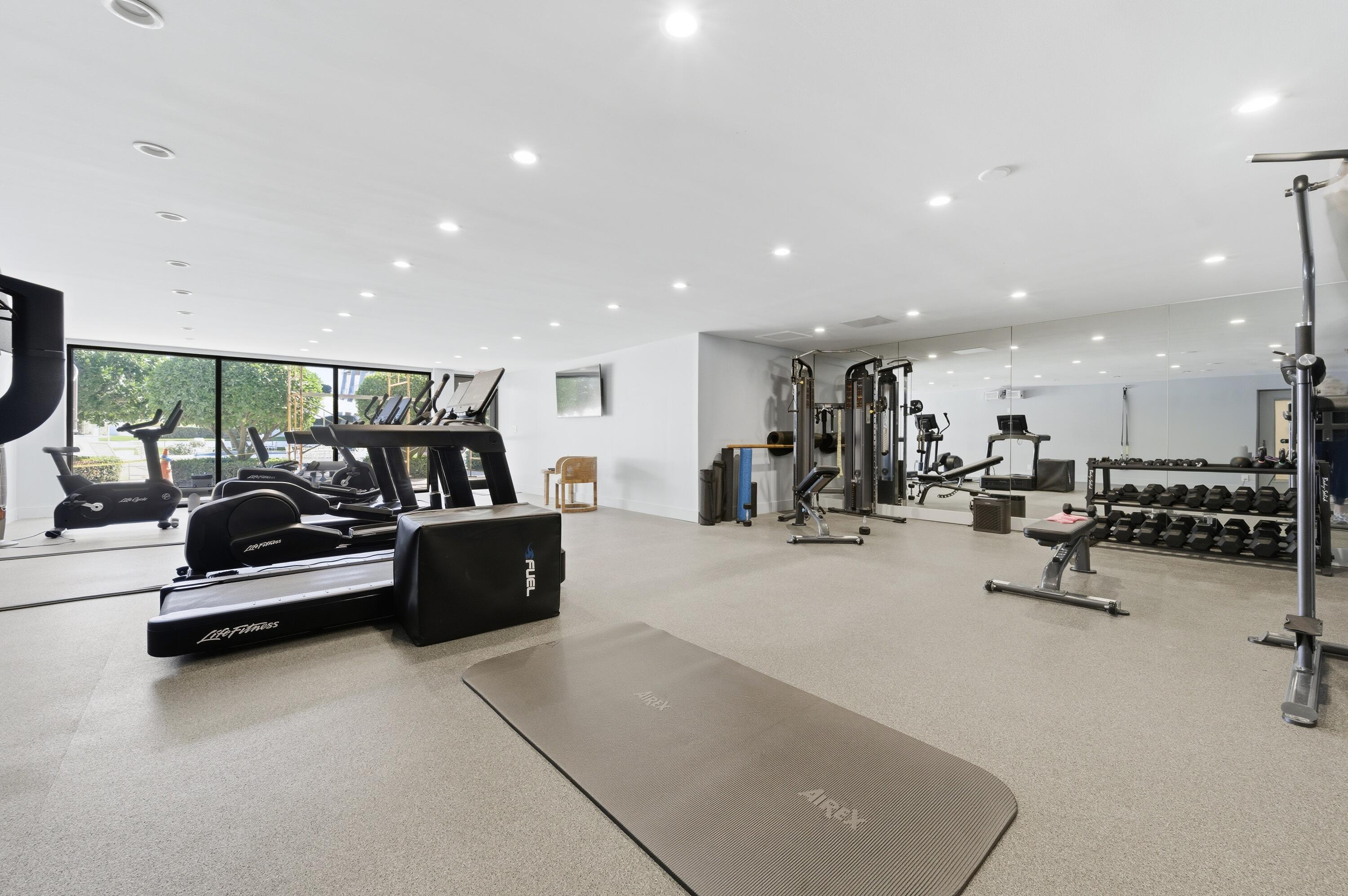 REEF CONDO - Residential