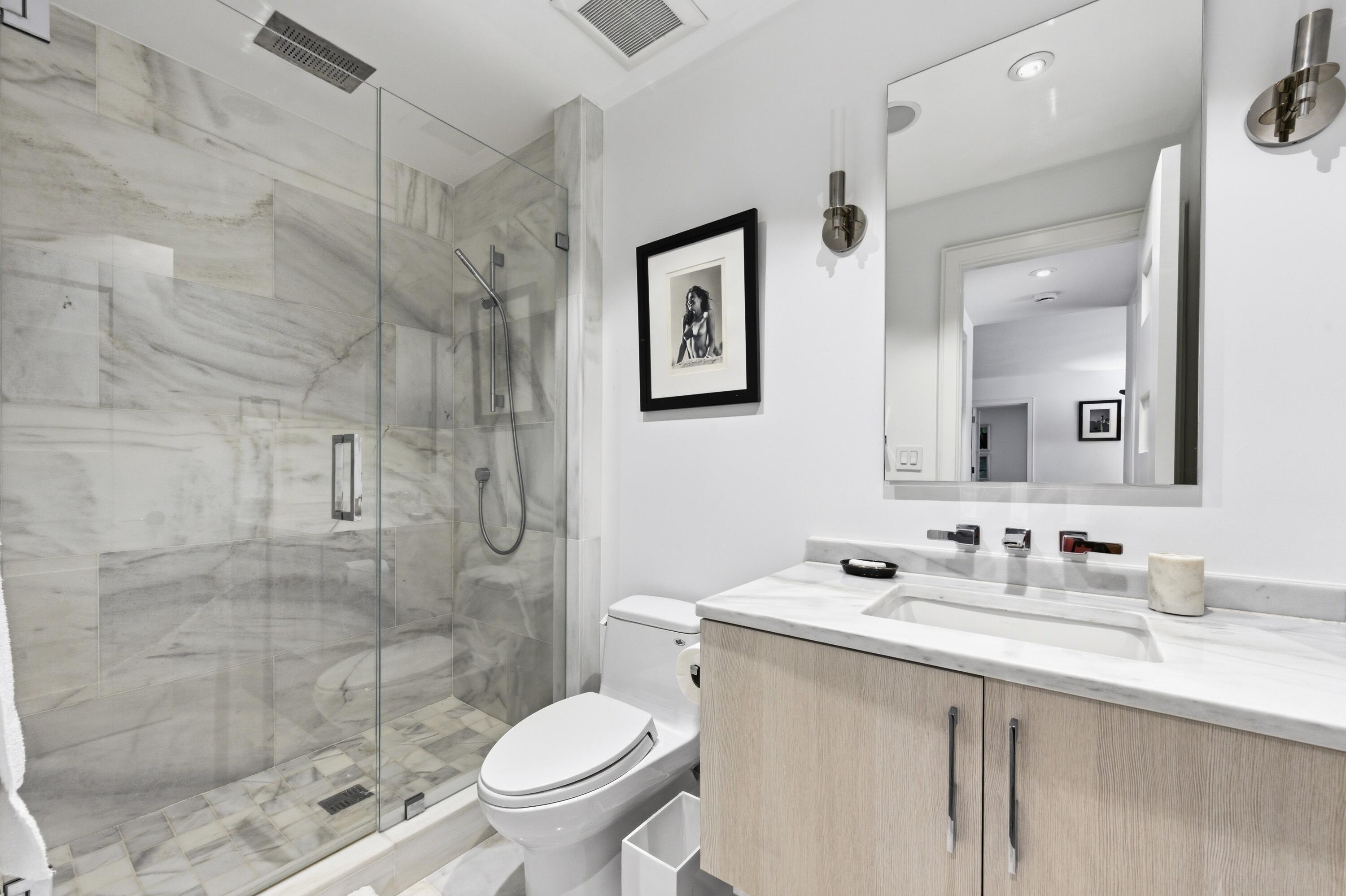 REEF CONDO - Residential