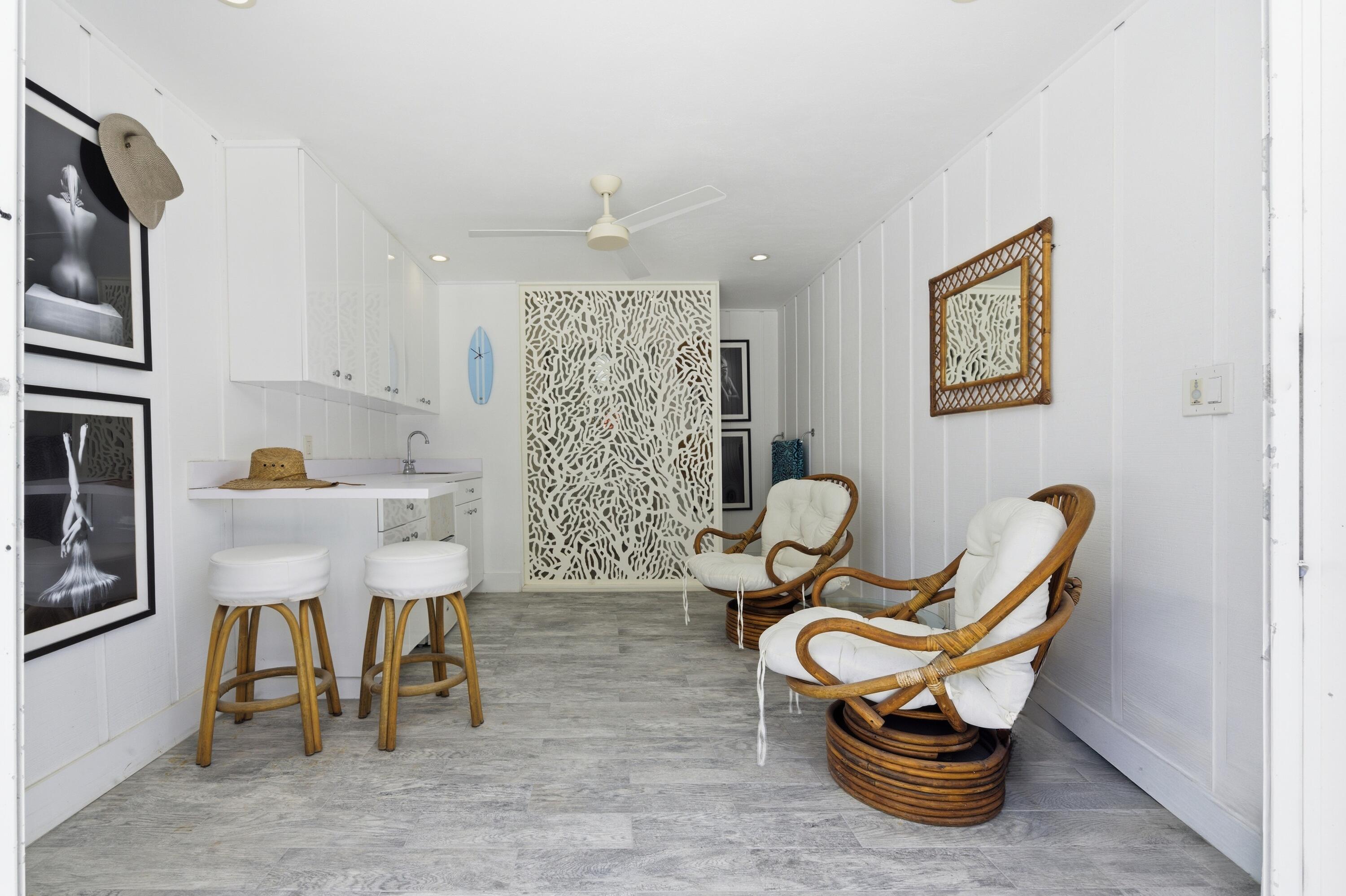 REEF CONDO - Residential