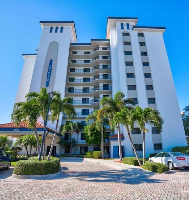 SEAMARK CONDO - Residential