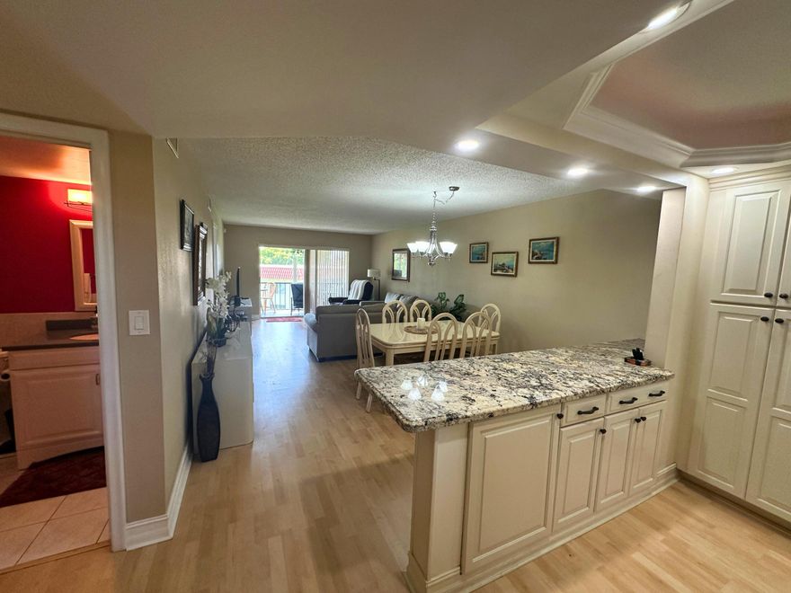 Welcome to your new home in the highly desirable 55+ community of Hollybrook Golf & Tennis in Pembroke Pines! This beautifully updated, fully furnished condo offers a seamless move-in experience paired with a resort-style lifestyle. The Home Enjoy a modern interior featuring sleek stainless steel appliances and tasteful furnishings throughout. Every detail has been curated for comfort and style, ensuring you can start enjoying the South Florida sun from day one. World-Class Amenities Hollybrook is famous for its active lifestyle. As a resident, you'll have access to: Golf & Sports: Free play on two 18-hole courses (cart fees apply), pickleball, and 14 tennis courts. Relaxation: 7 heated pools, a sauna, and library. Social & Dining: An on-site restaurant, clubhouse, game room &much more!