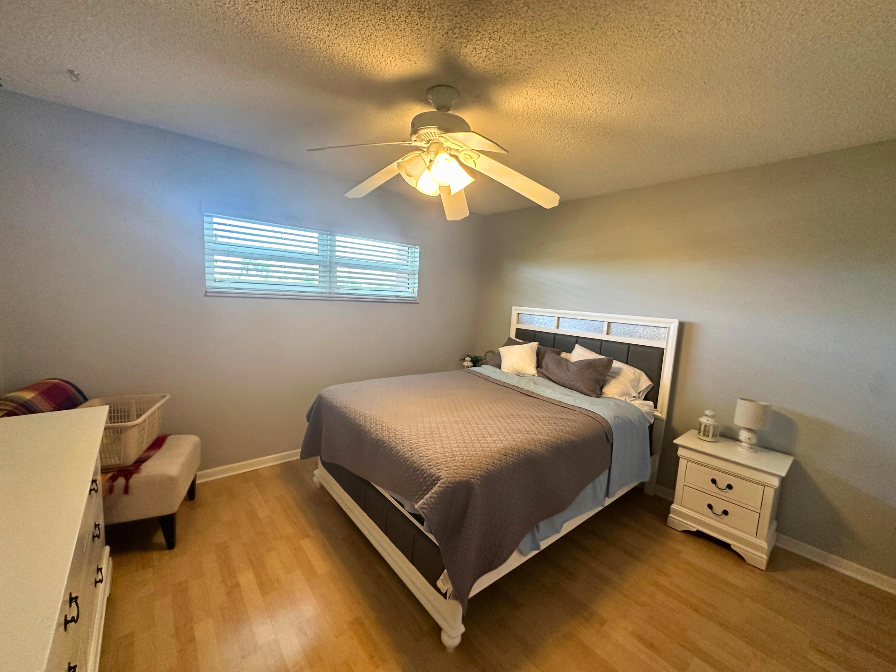 HOLLYBROOK GOLF - Residential Lease