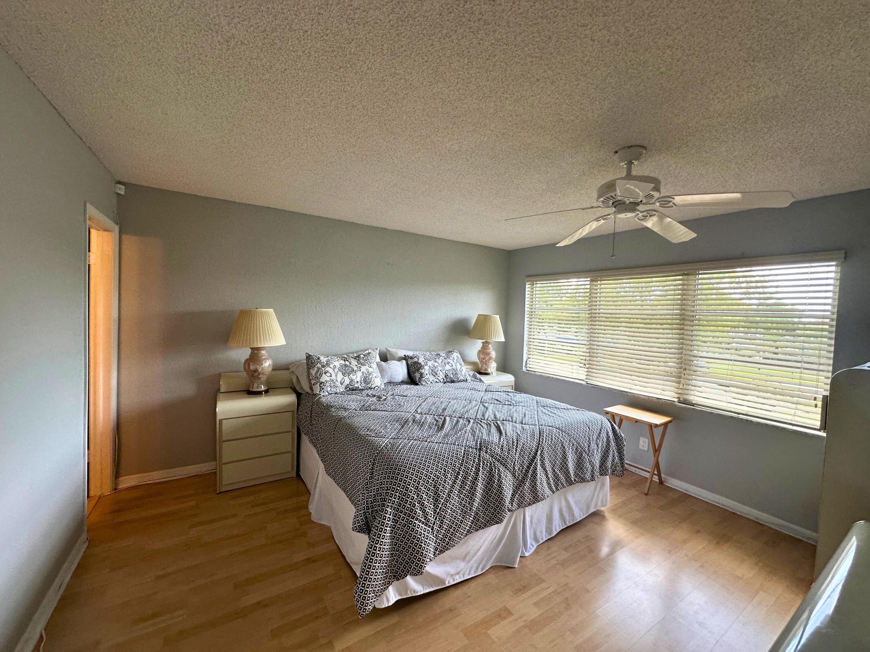HOLLYBROOK GOLF - Residential Lease