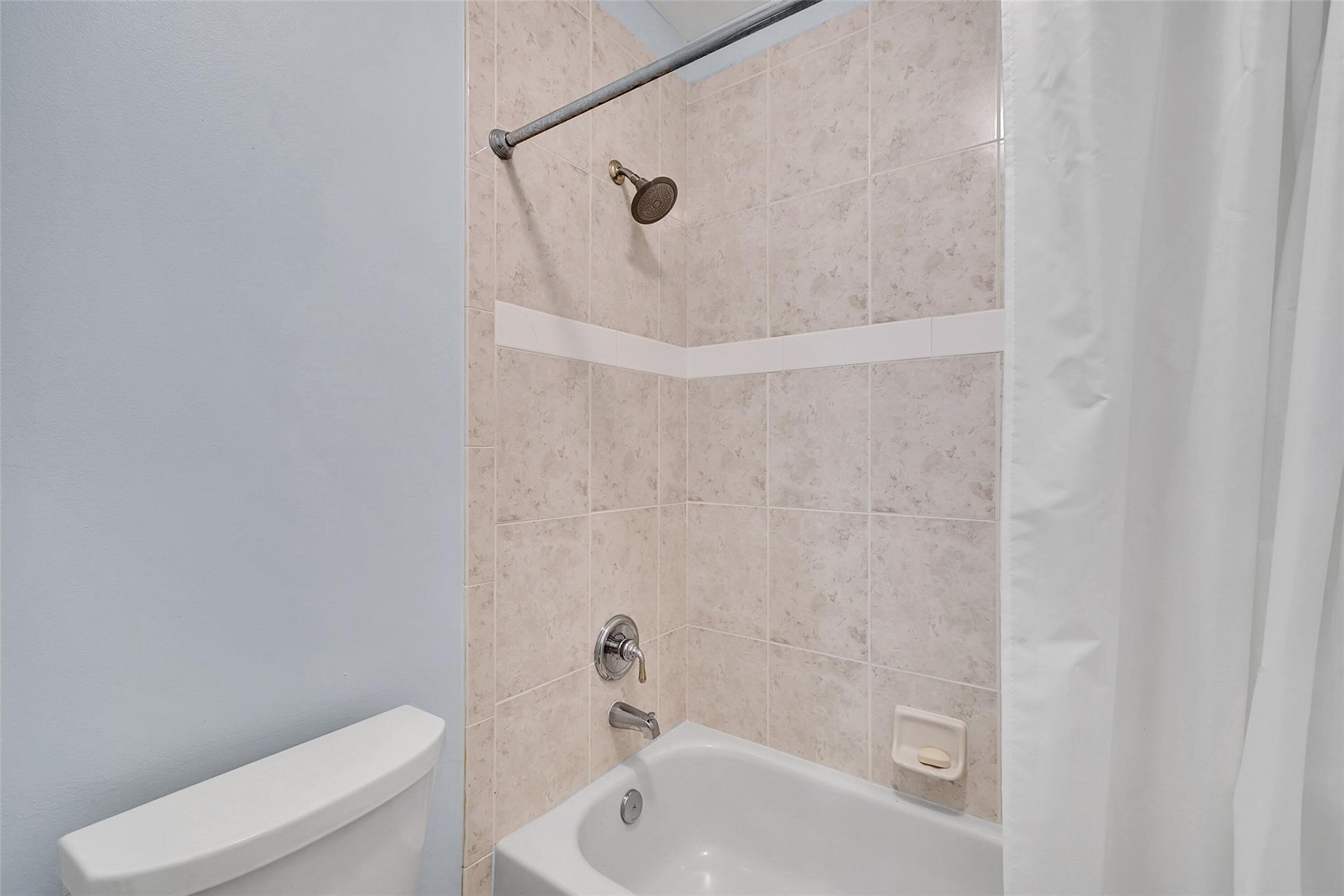 Sessa Eight 168-2 B - Residential