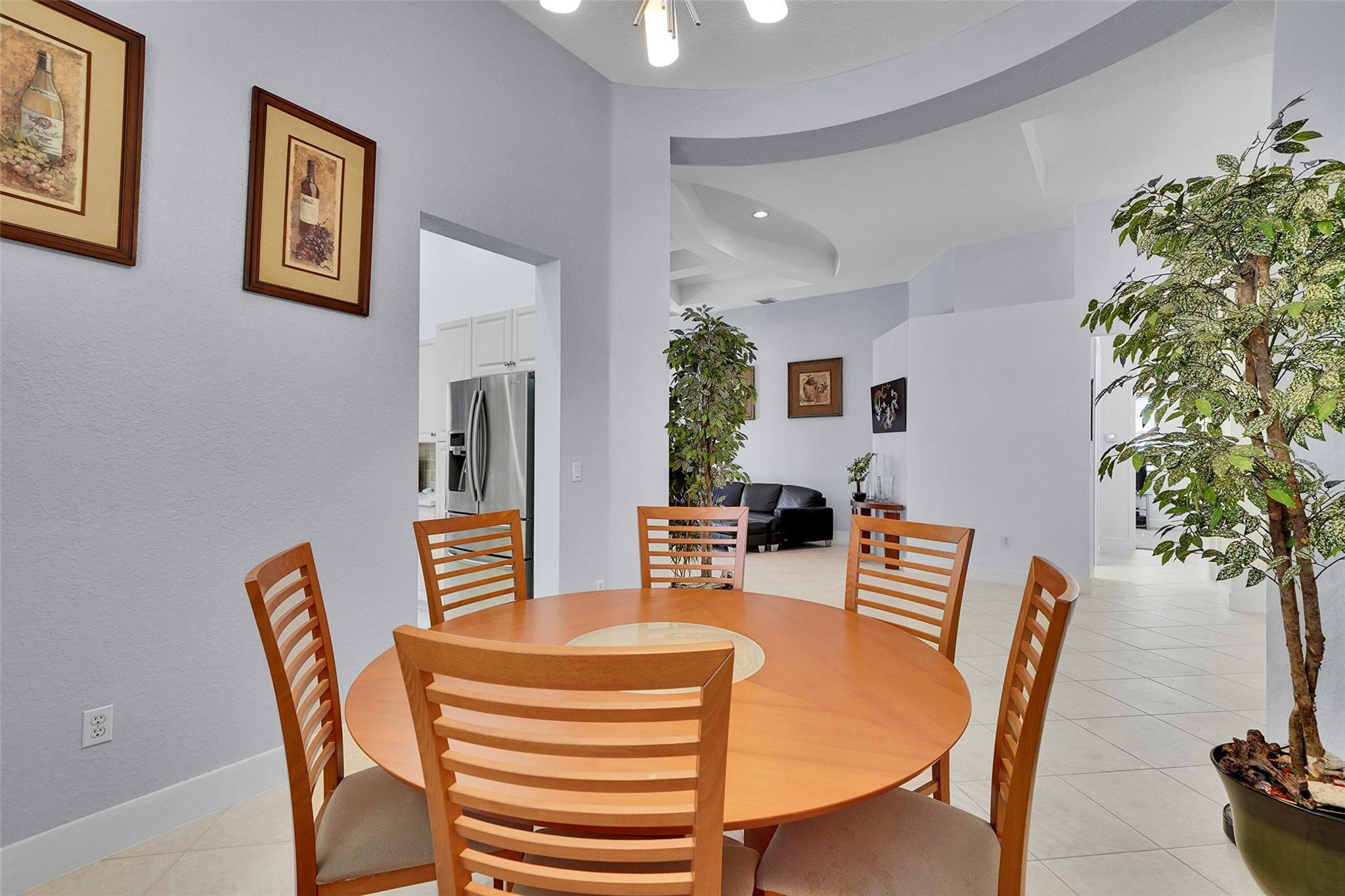 Sessa Eight 168-2 B - Residential