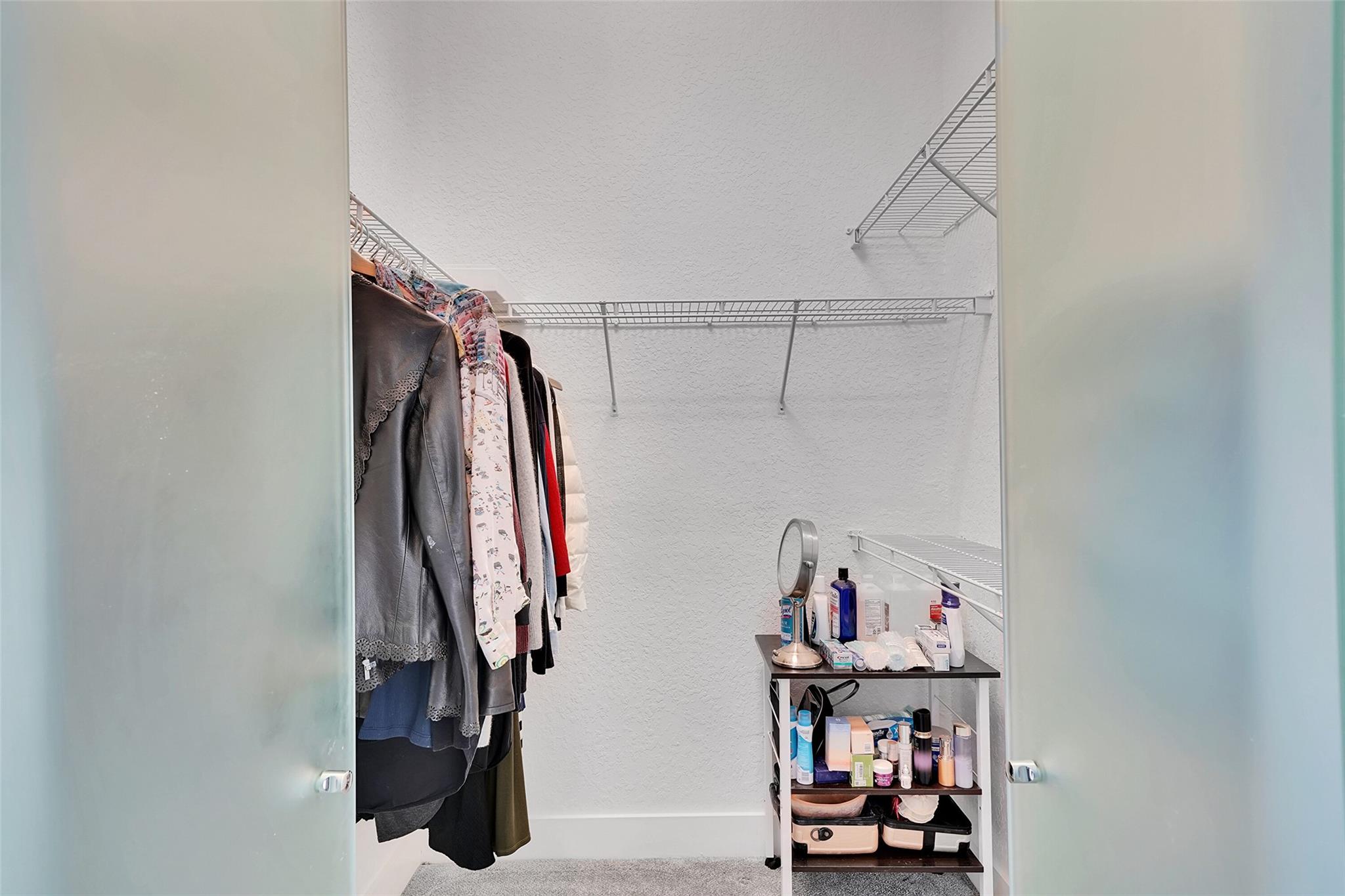 Sessa Eight 168-2 B - Residential