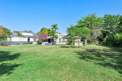 8325 SW 68th St, Miami, FL MLS: F10494597
