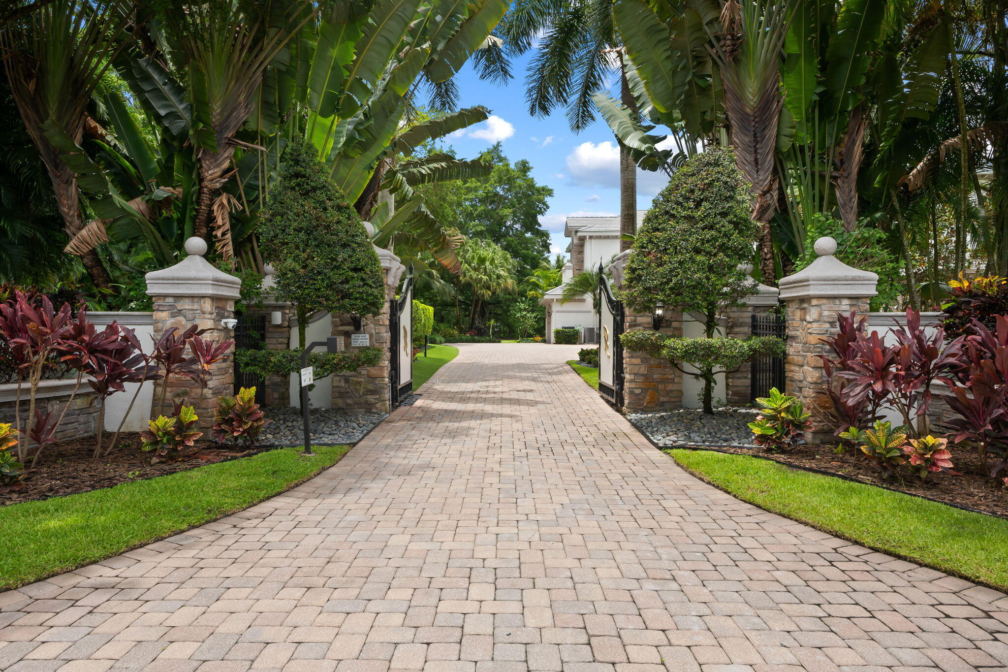 8950 NW 70th Court