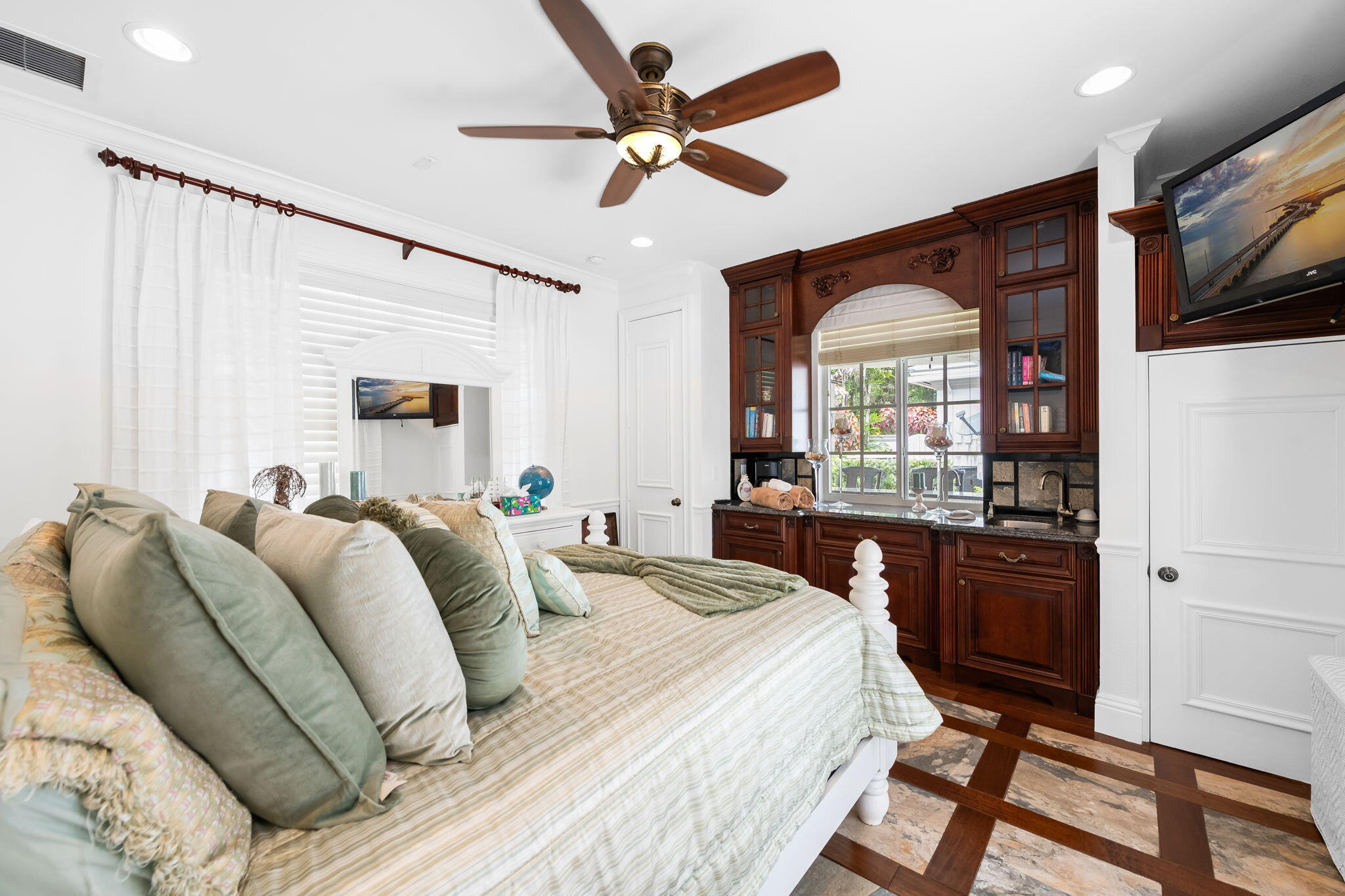 8950 NW 70th Ct, Parkland, FL, 33067, USA, 6 Bedrooms Bedrooms, ,8 BathroomsBathrooms,Residential,Active,8950 NW 70th Ct,B26044709