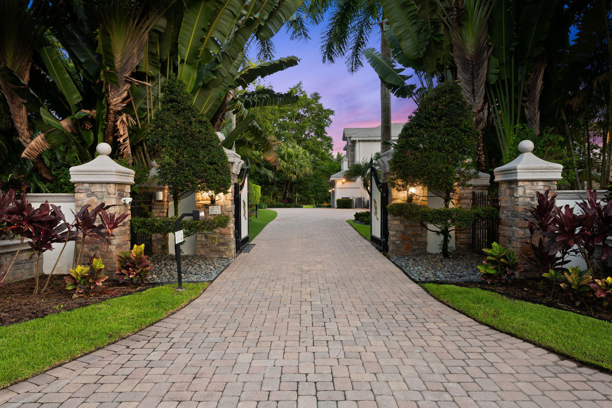 8950 NW 70th Ct, Parkland, FL, 33067, USA, 6 Bedrooms Bedrooms, ,8 BathroomsBathrooms,Residential,Active,8950 NW 70th Ct,B26044709