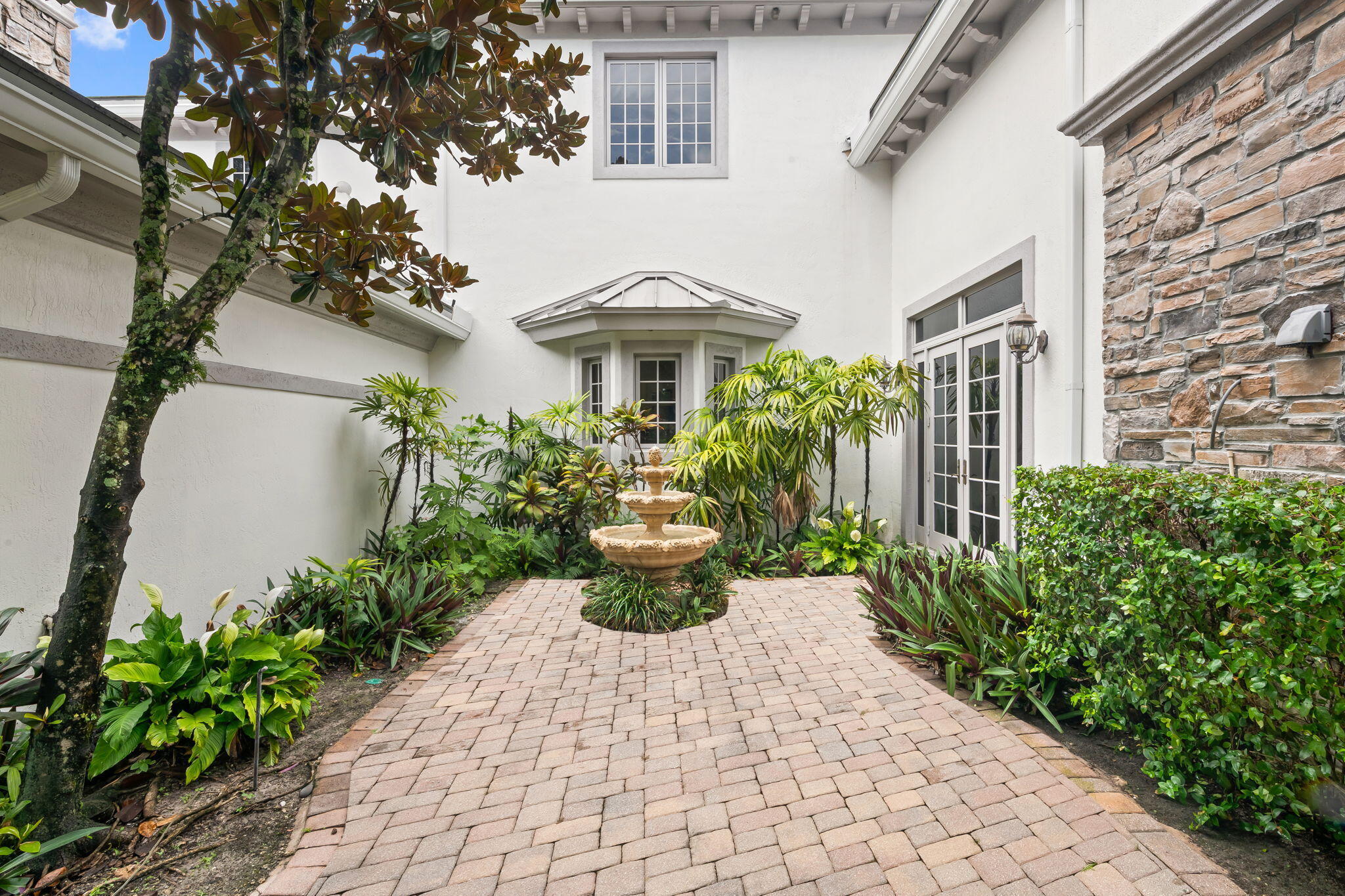 8950 NW 70th Ct, Parkland, FL, 33067, USA, 6 Bedrooms Bedrooms, ,8 BathroomsBathrooms,Residential,Active,8950 NW 70th Ct,B26044709