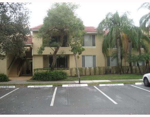 701 Lyons Road 13208
