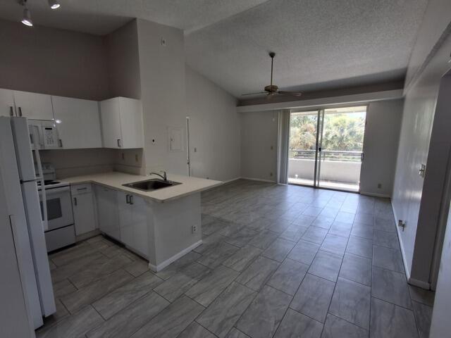 701 Lyons Road 13208