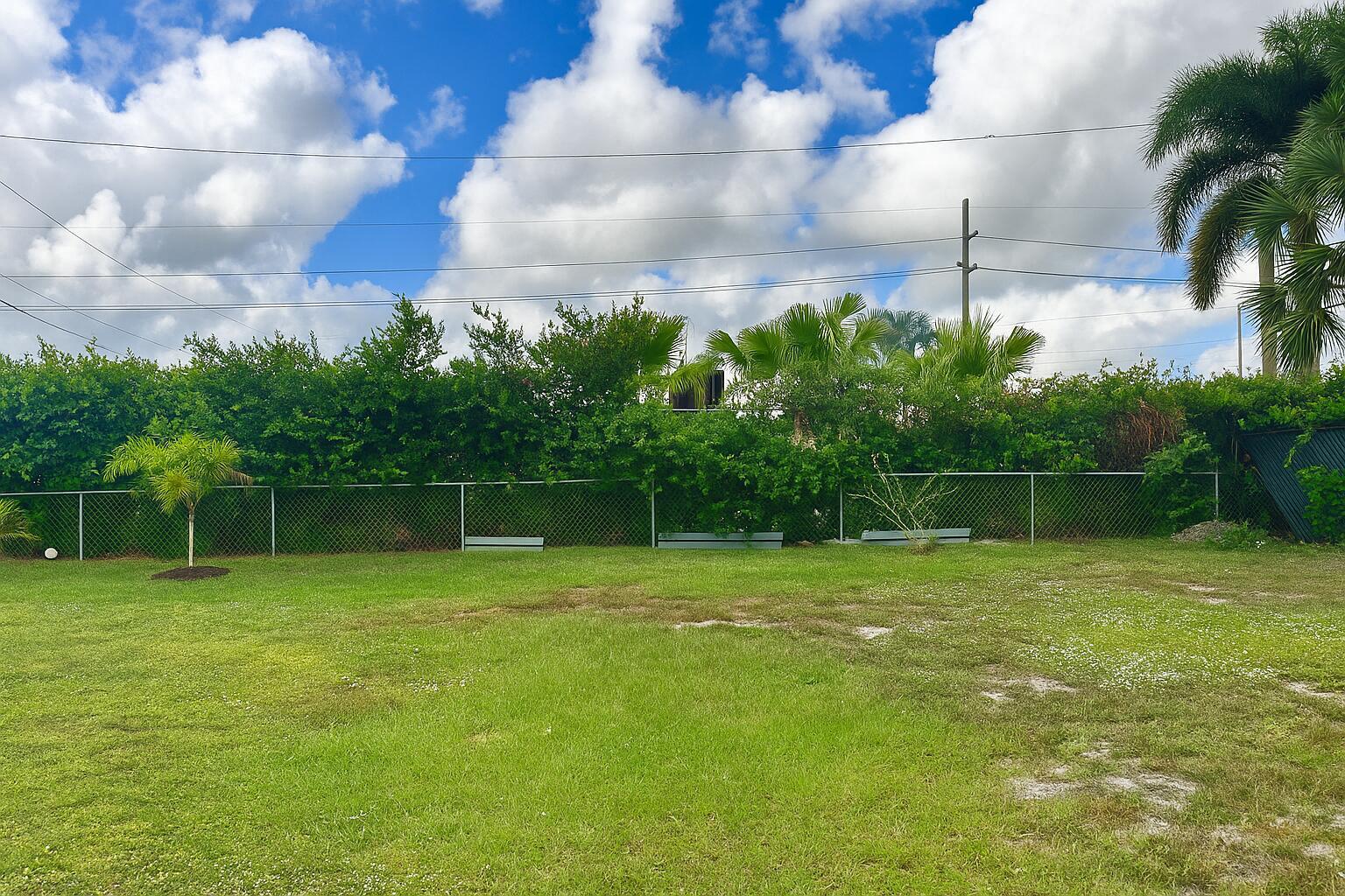 PORT ST LUCIE SECTION 13 - Residential Lease