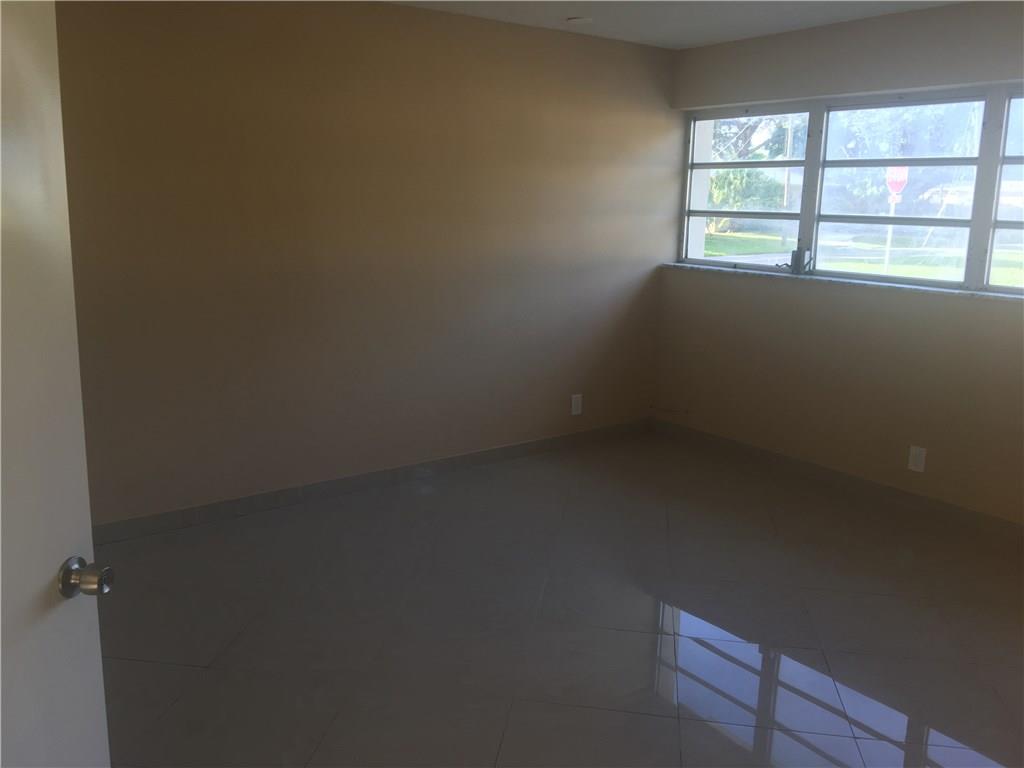 FIRST GULFSTREAM GARDENS - Residential