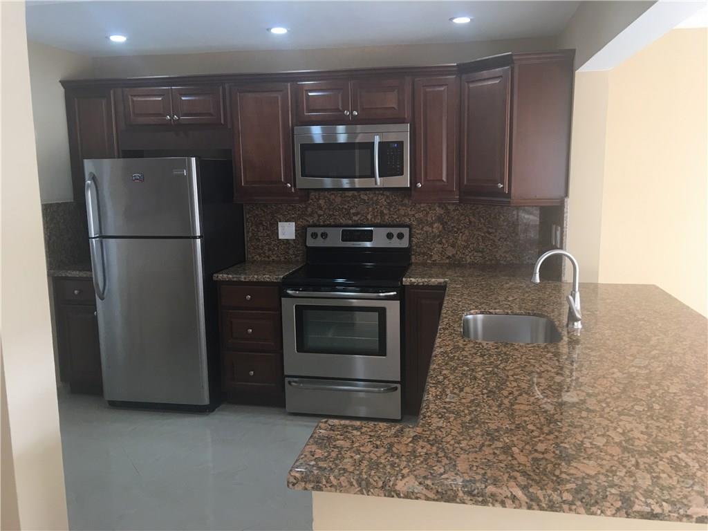 FIRST GULFSTREAM GARDENS - Residential