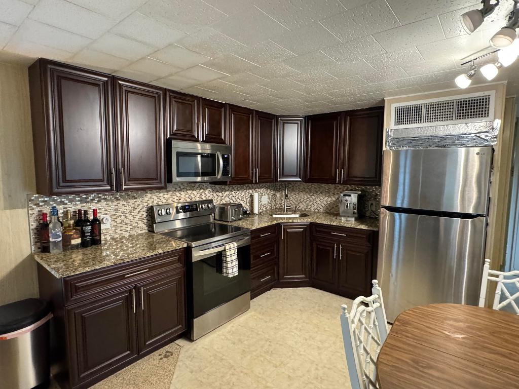 PINE GROVE VILLAGE - Residential