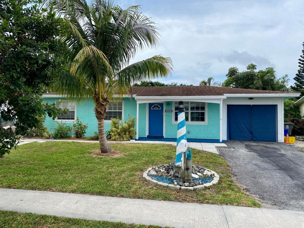 Photo of 3804 Bahama Road, Palm Beach Gardens, FL 33410 (MLS # R10802178)