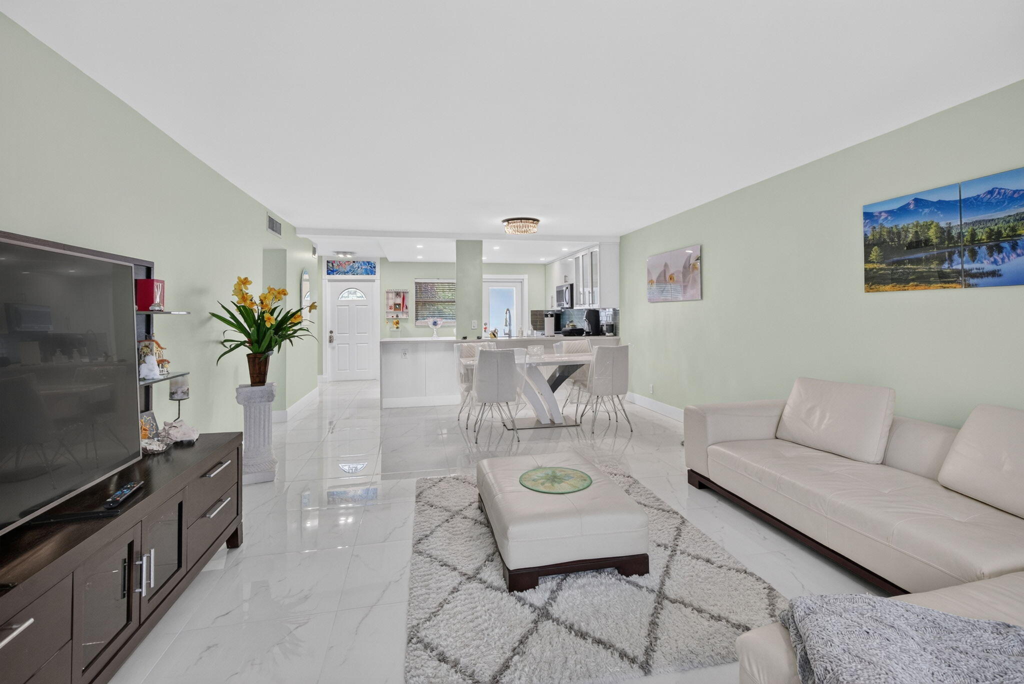 620 NE 12th Avenue 202