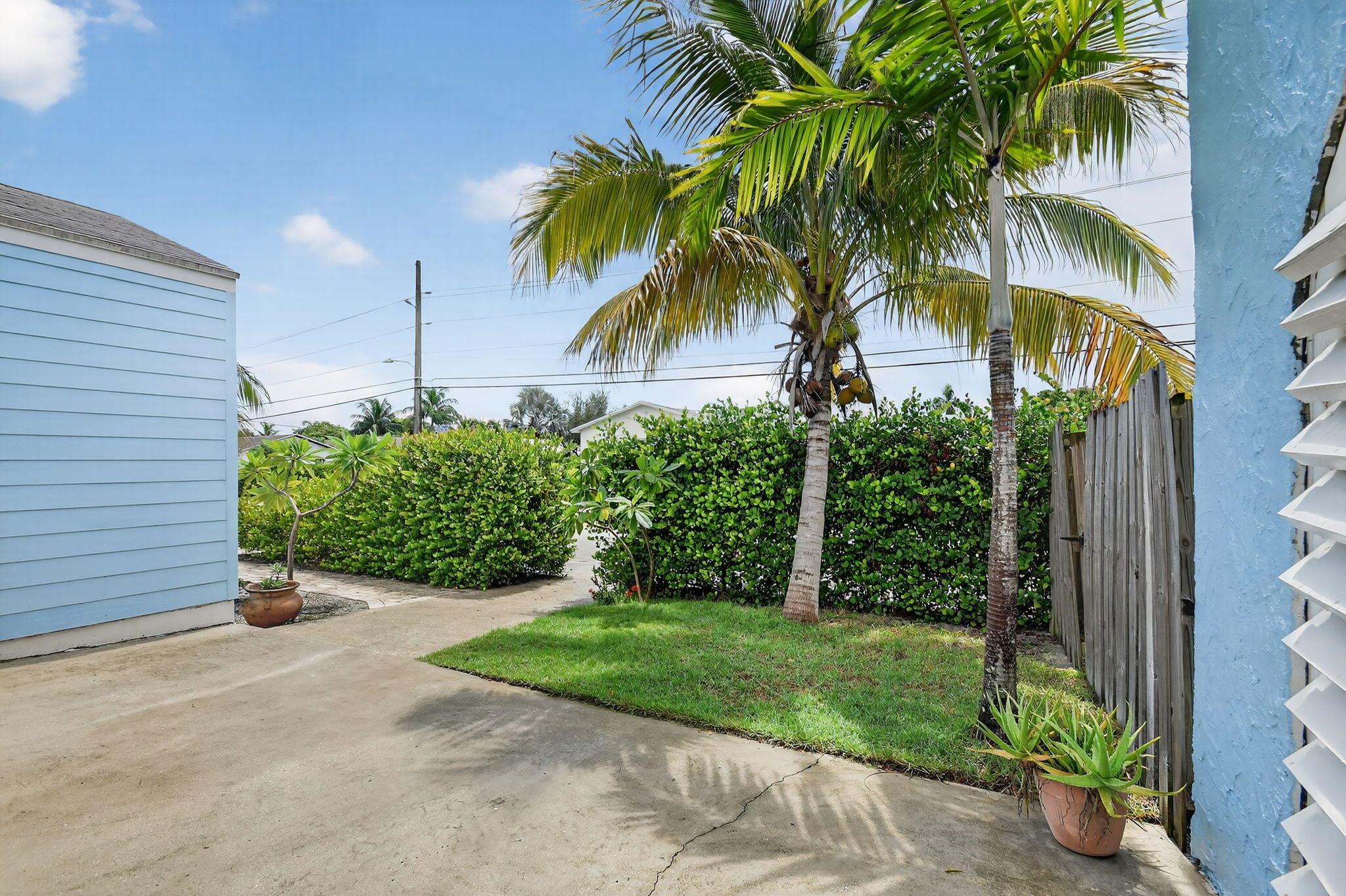 1201 N Ocean Breeze