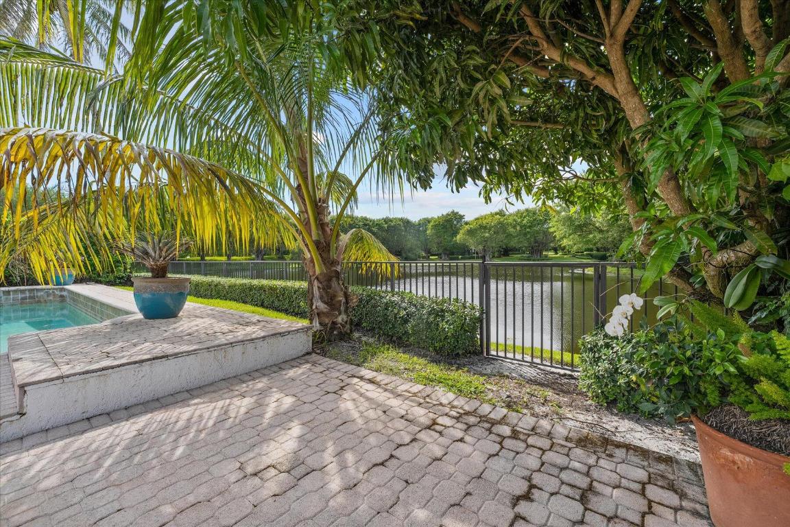 BENT CYPRESS - Residential