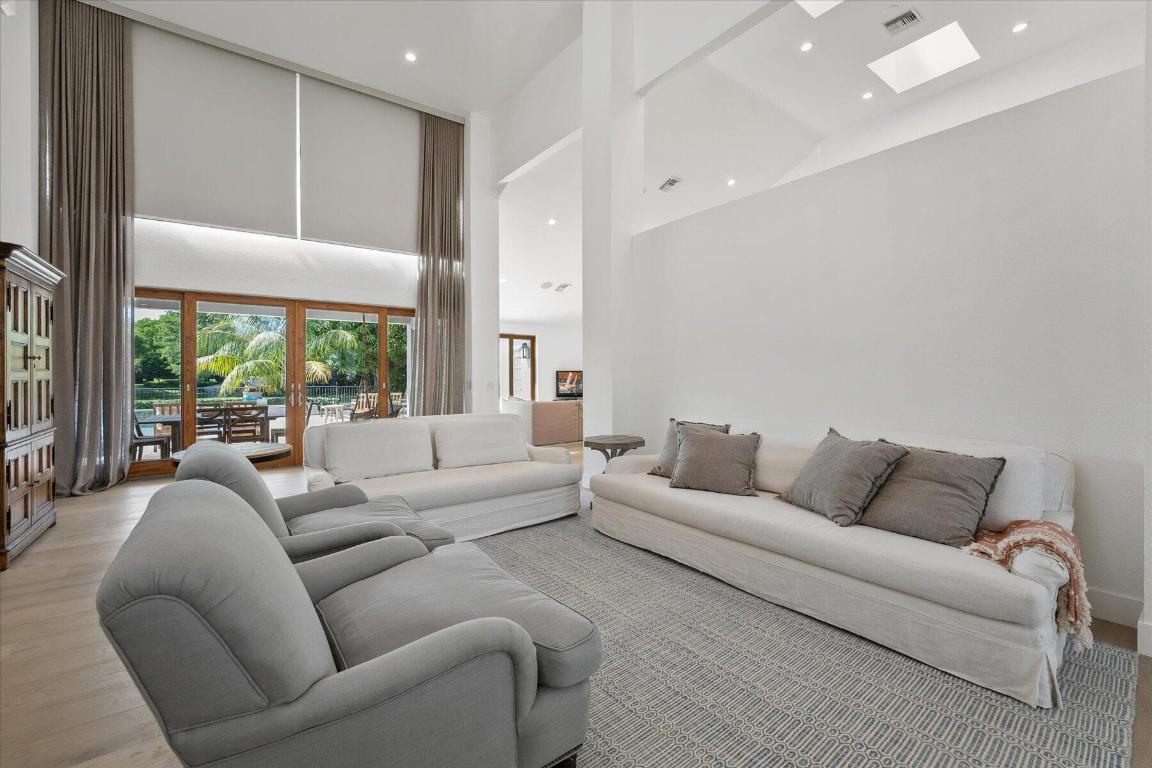 BENT CYPRESS - Residential