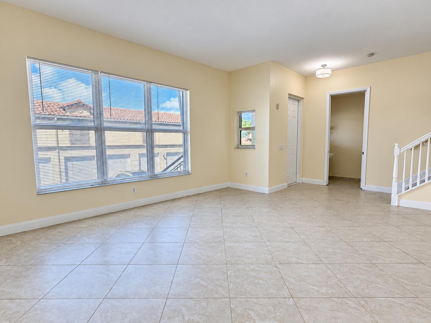 2633 NE 14TH Avenue 109