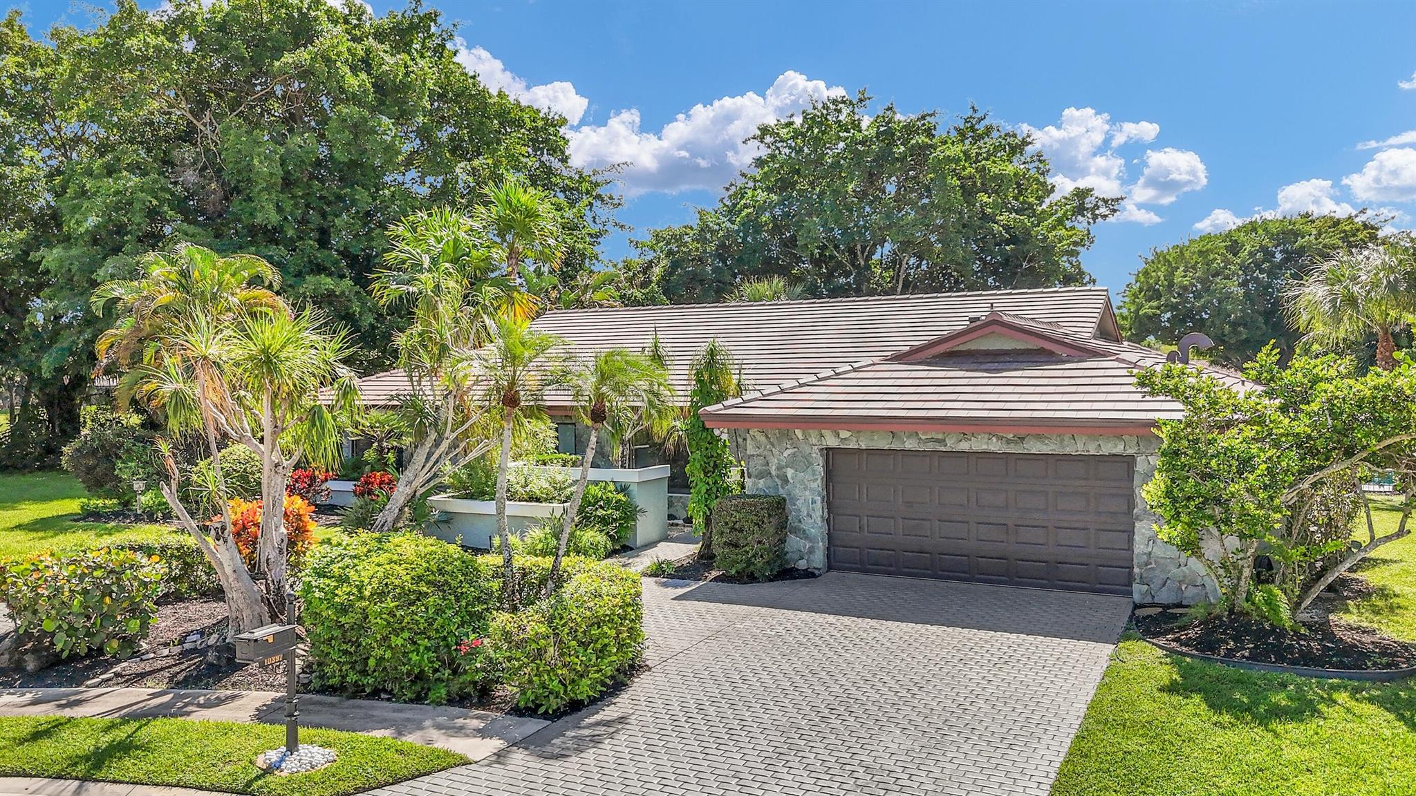 10397 Camelback Lane