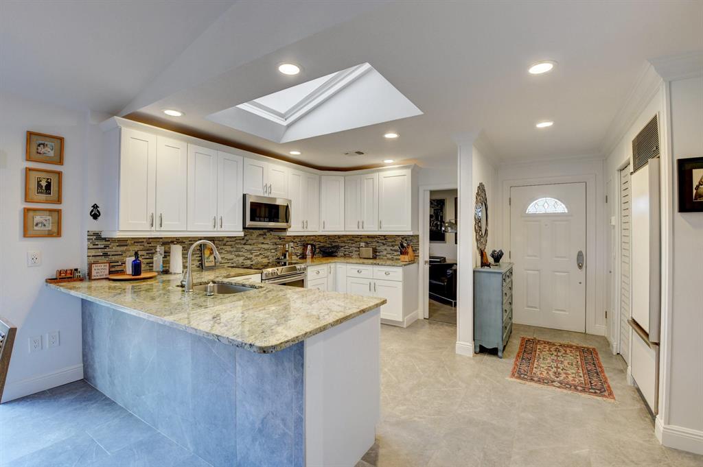 STRATFORD AT HUNTERS RUN CONDO - Residential