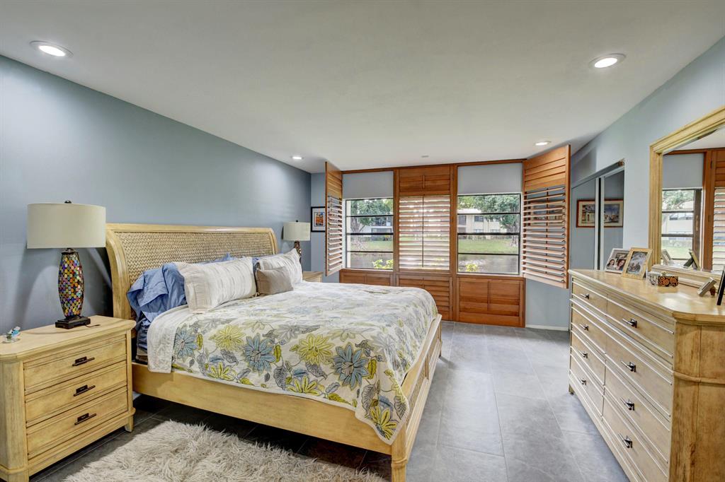 STRATFORD AT HUNTERS RUN CONDO - Residential