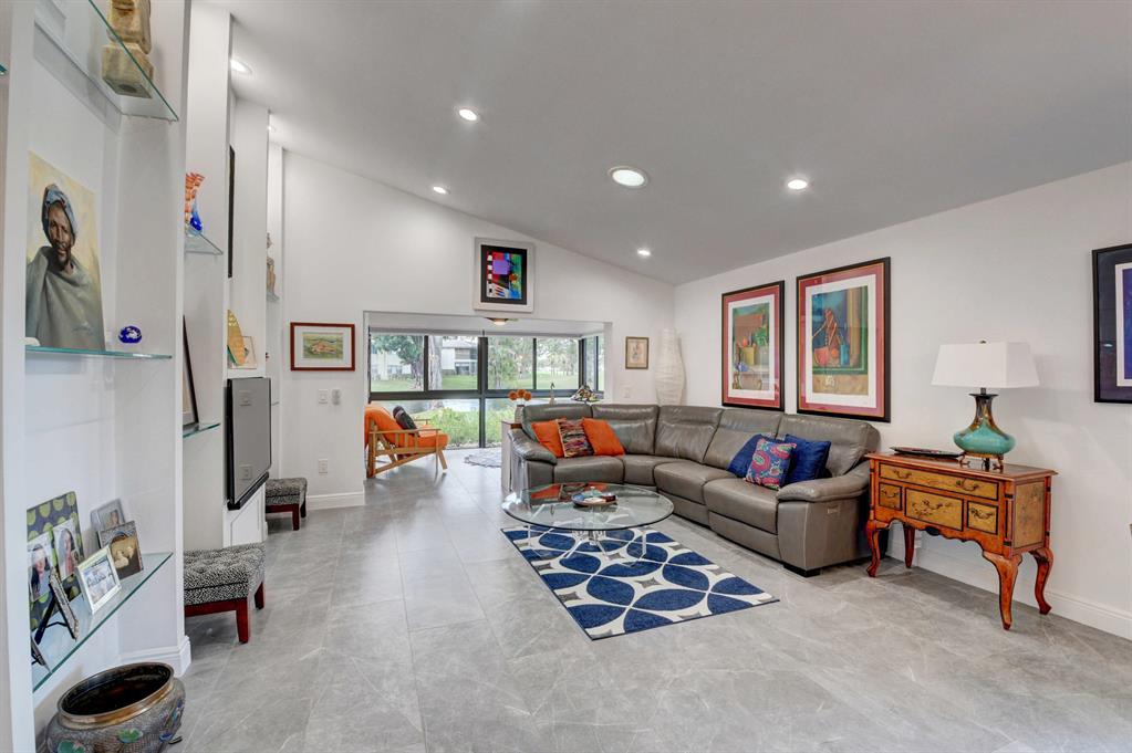 STRATFORD AT HUNTERS RUN CONDO - Residential