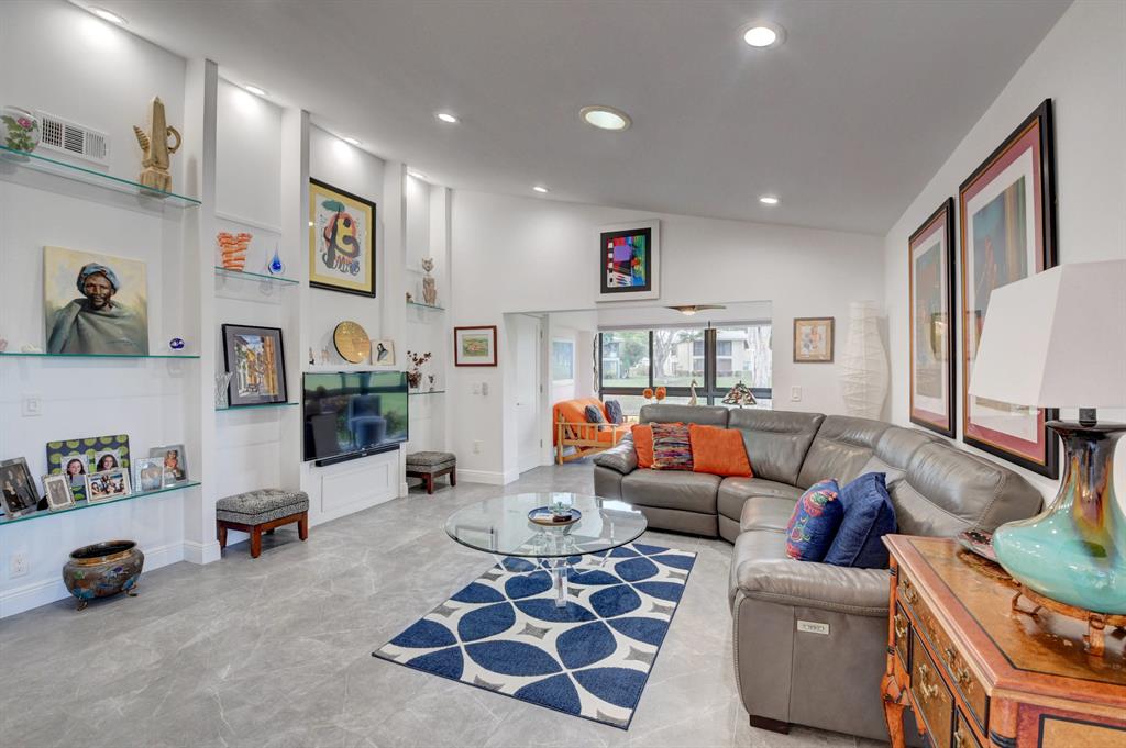 STRATFORD AT HUNTERS RUN CONDO - Residential