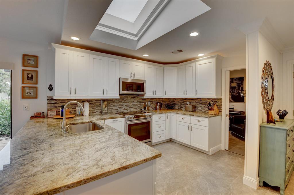 STRATFORD AT HUNTERS RUN CONDO - Residential