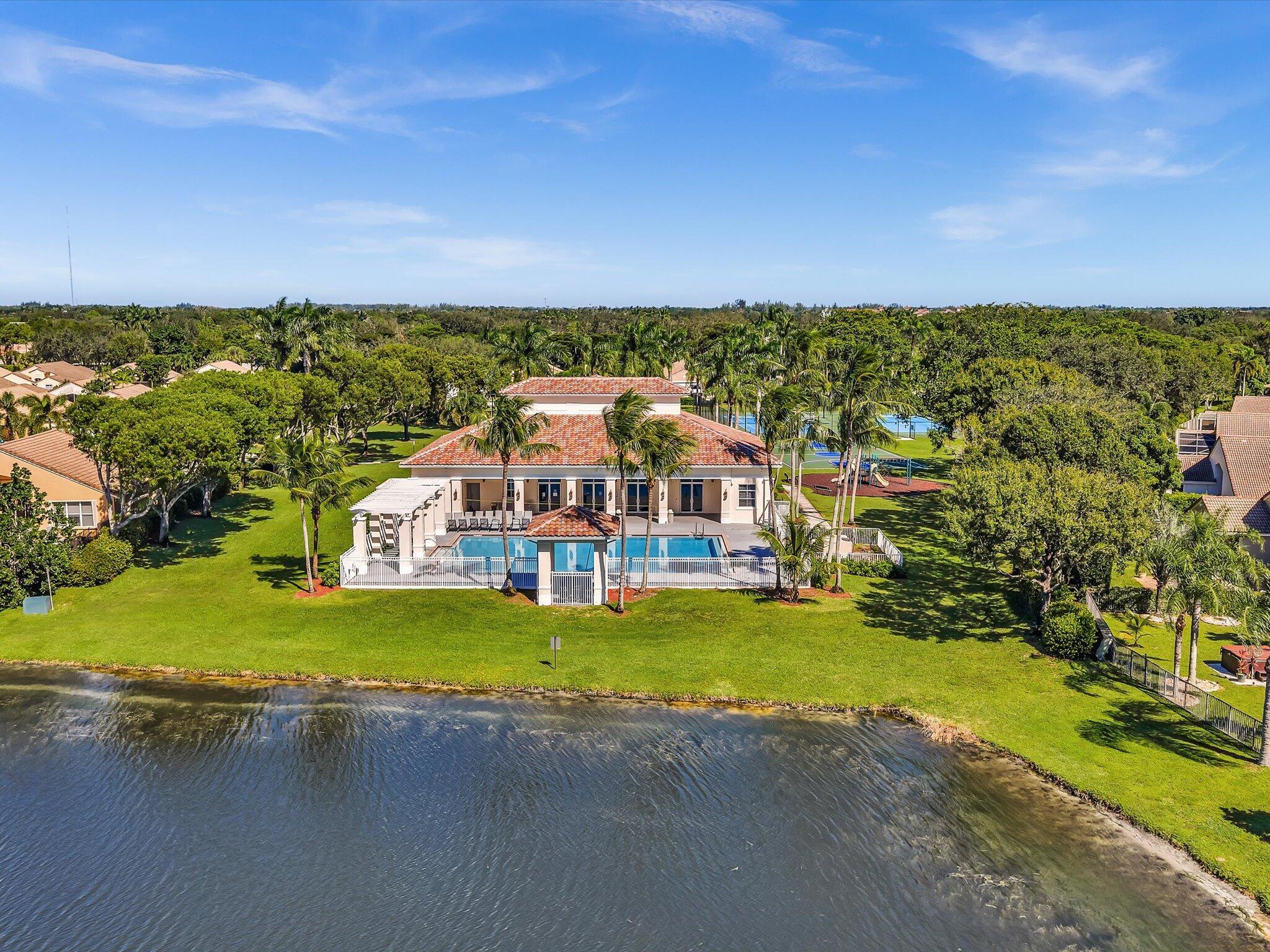 VERONA LAKES - Residential