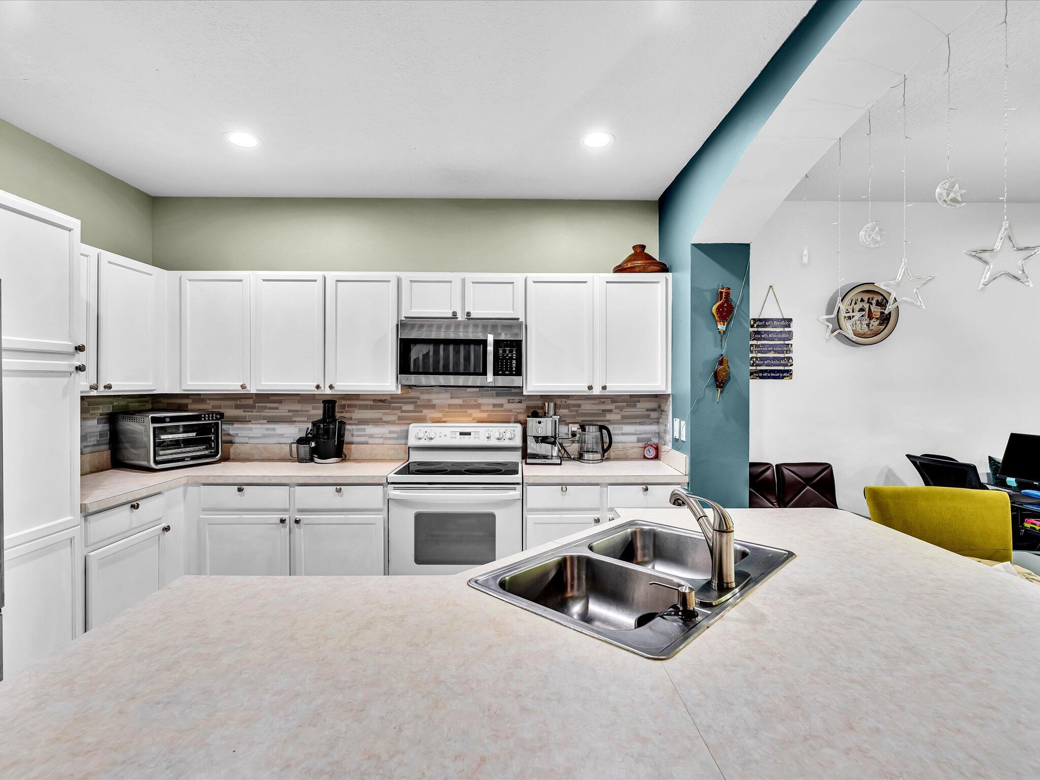 VERONA LAKES - Residential