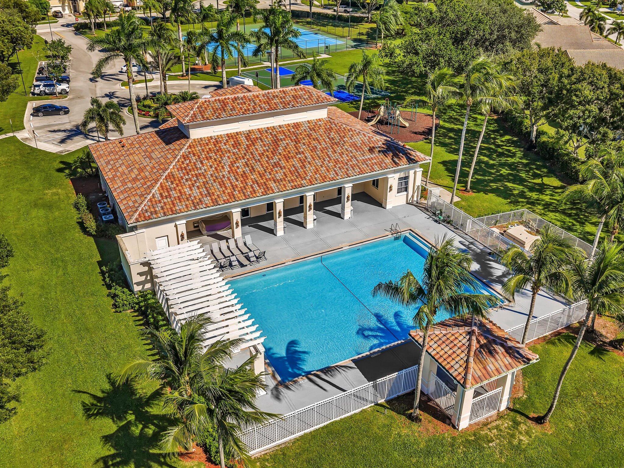 VERONA LAKES - Residential