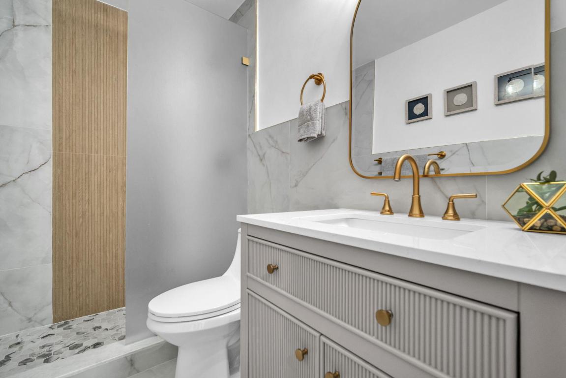 VICTORIA PARK CORR AMEN PLAT - Residential